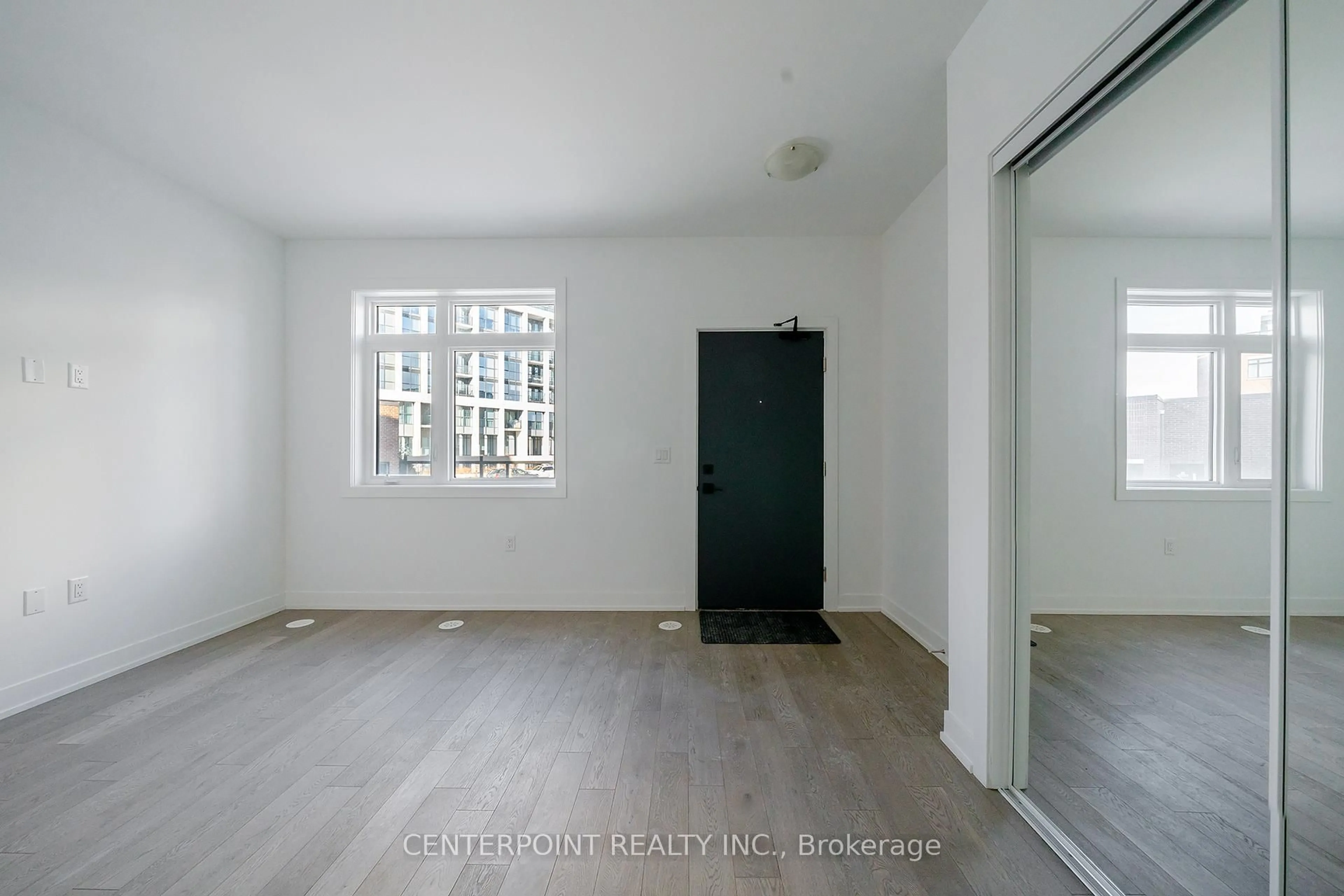 A pic of a room for 1062 Douglas Mccurdy Common #129, Mississauga Ontario L5G 0C6