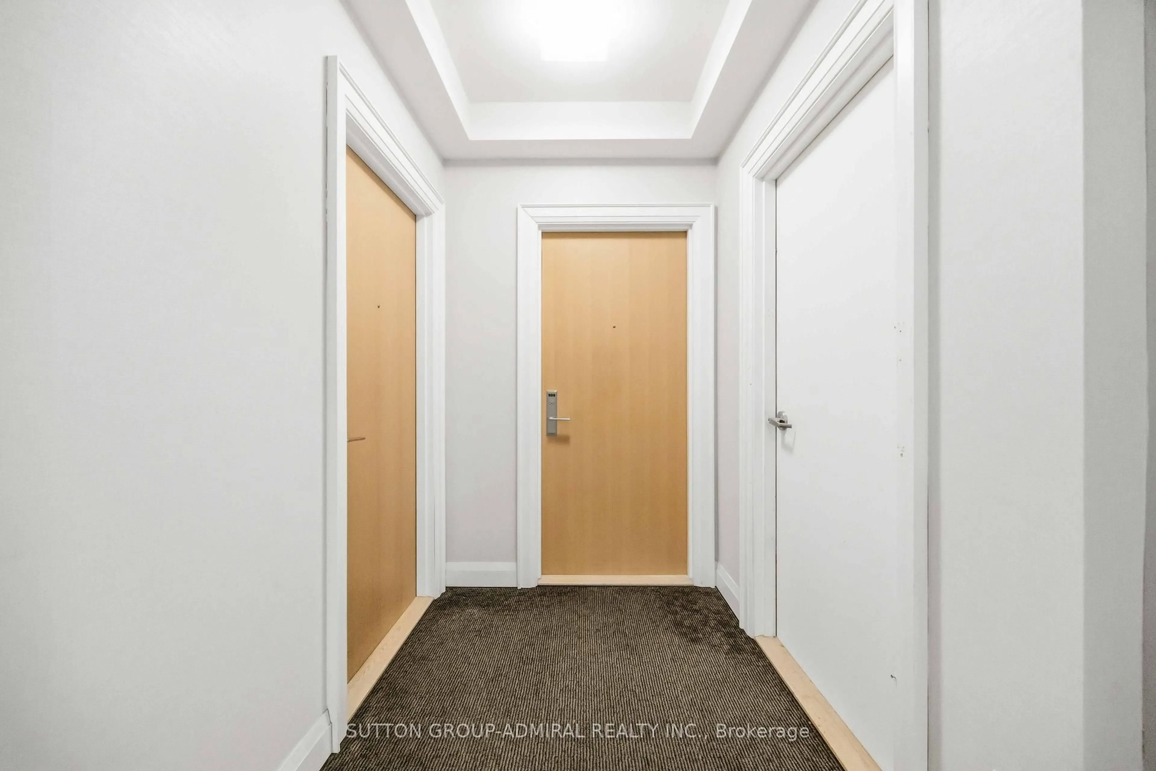 Indoor foyer for 16 McAdam Ave #509, Toronto Ontario M6A 0B9