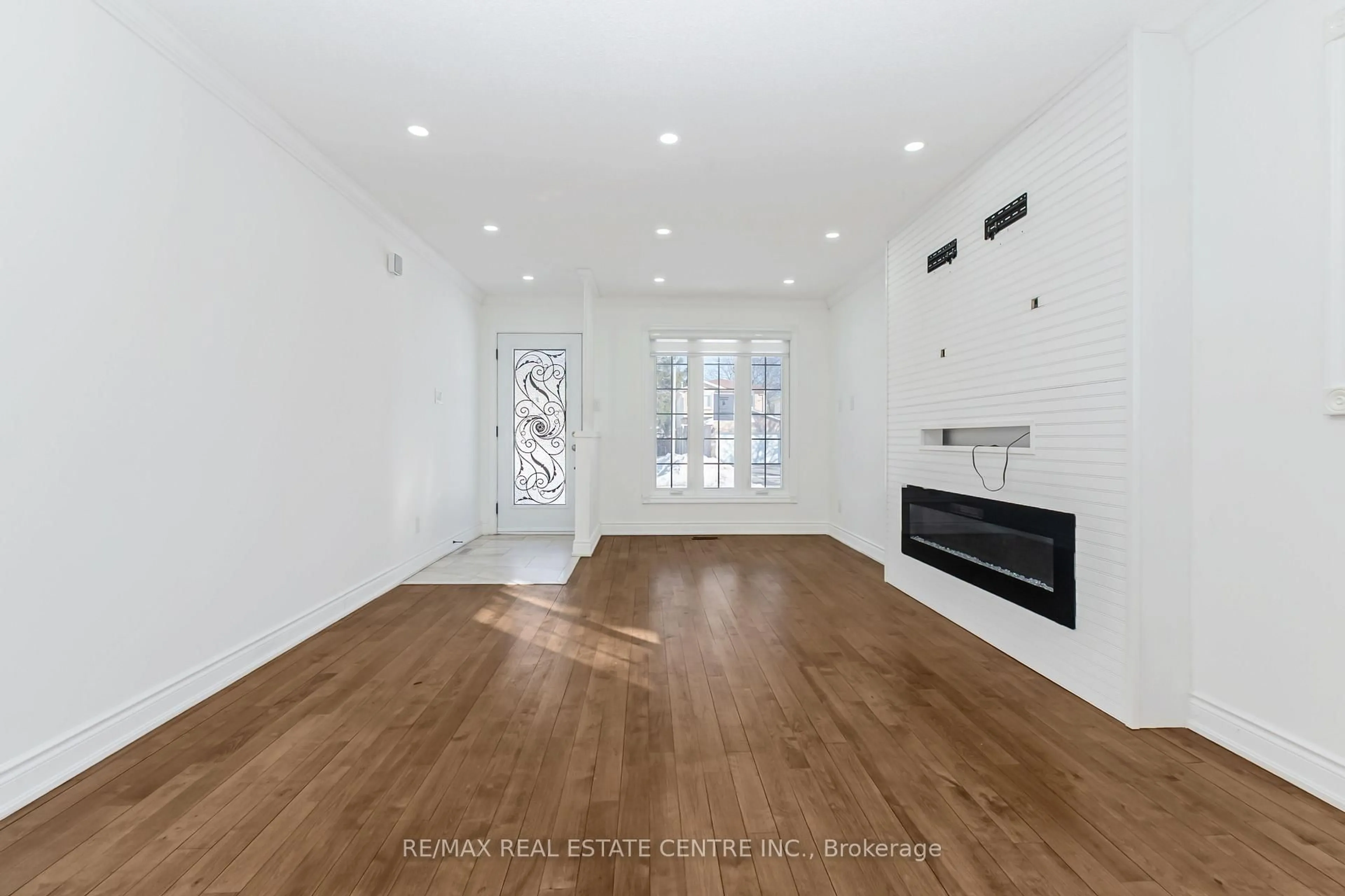 A pic of a room for 67 Talbot St, Brampton Ontario L6X 2P4