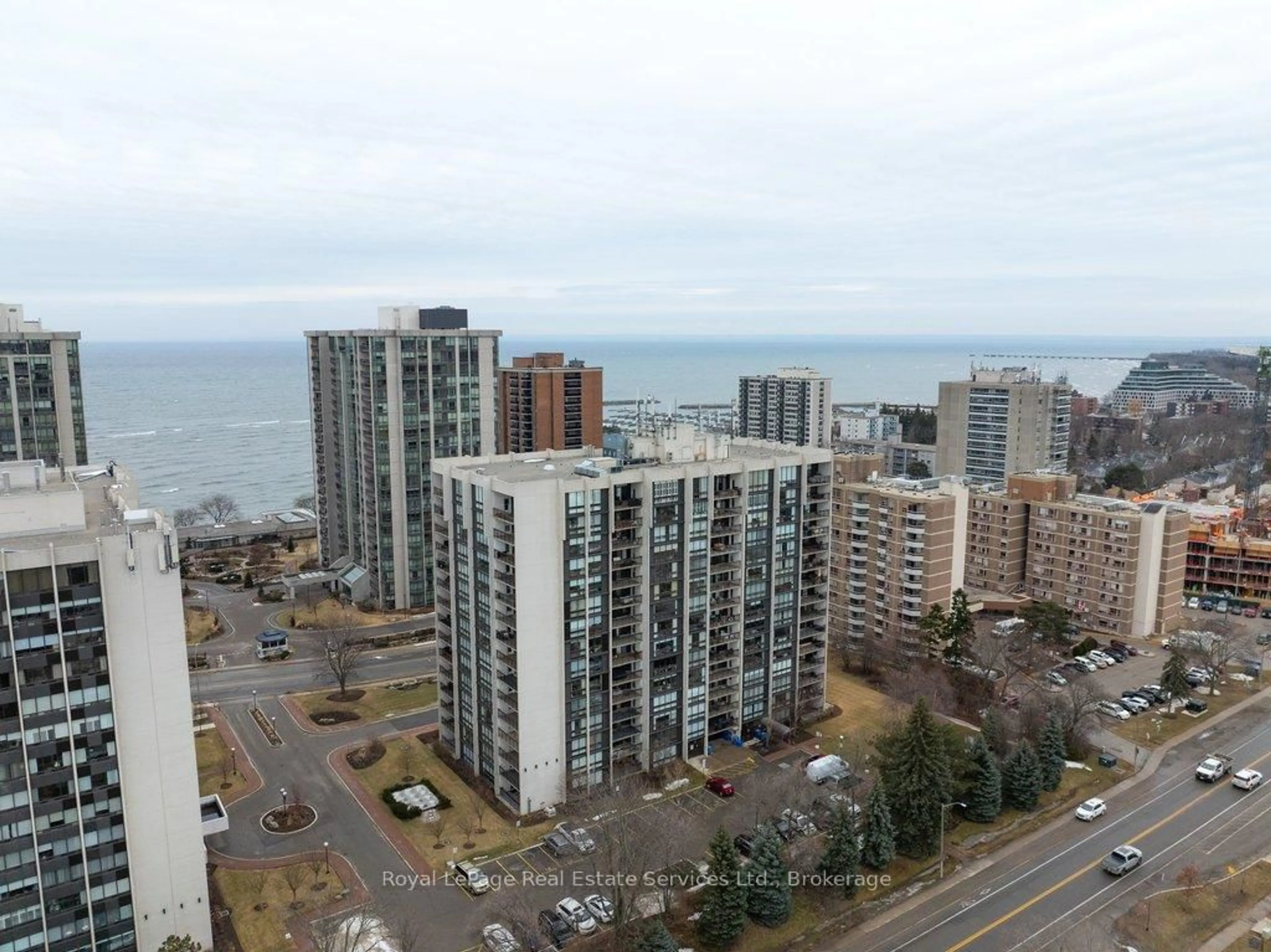 A pic from outside/outdoor area/front of a property/back of a property/a pic from drone, city buildings view from balcony for 2185 Marine Dr #PH7, Oakville Ontario L6L 5L6