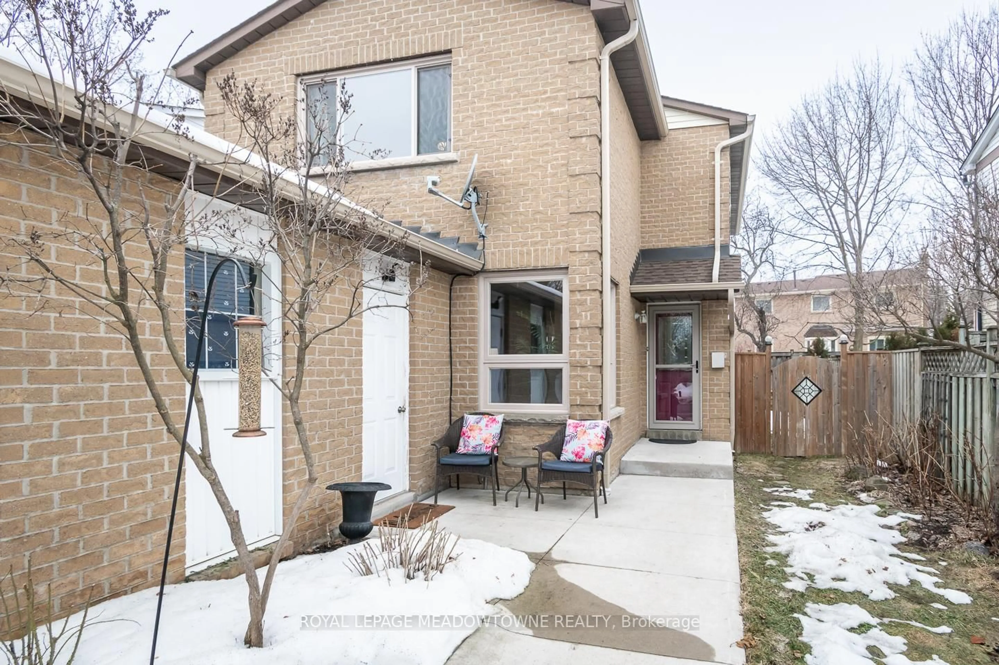 Home with brick exterior material, street for 833 Laurier Ave, Milton Ontario L9T 4H4