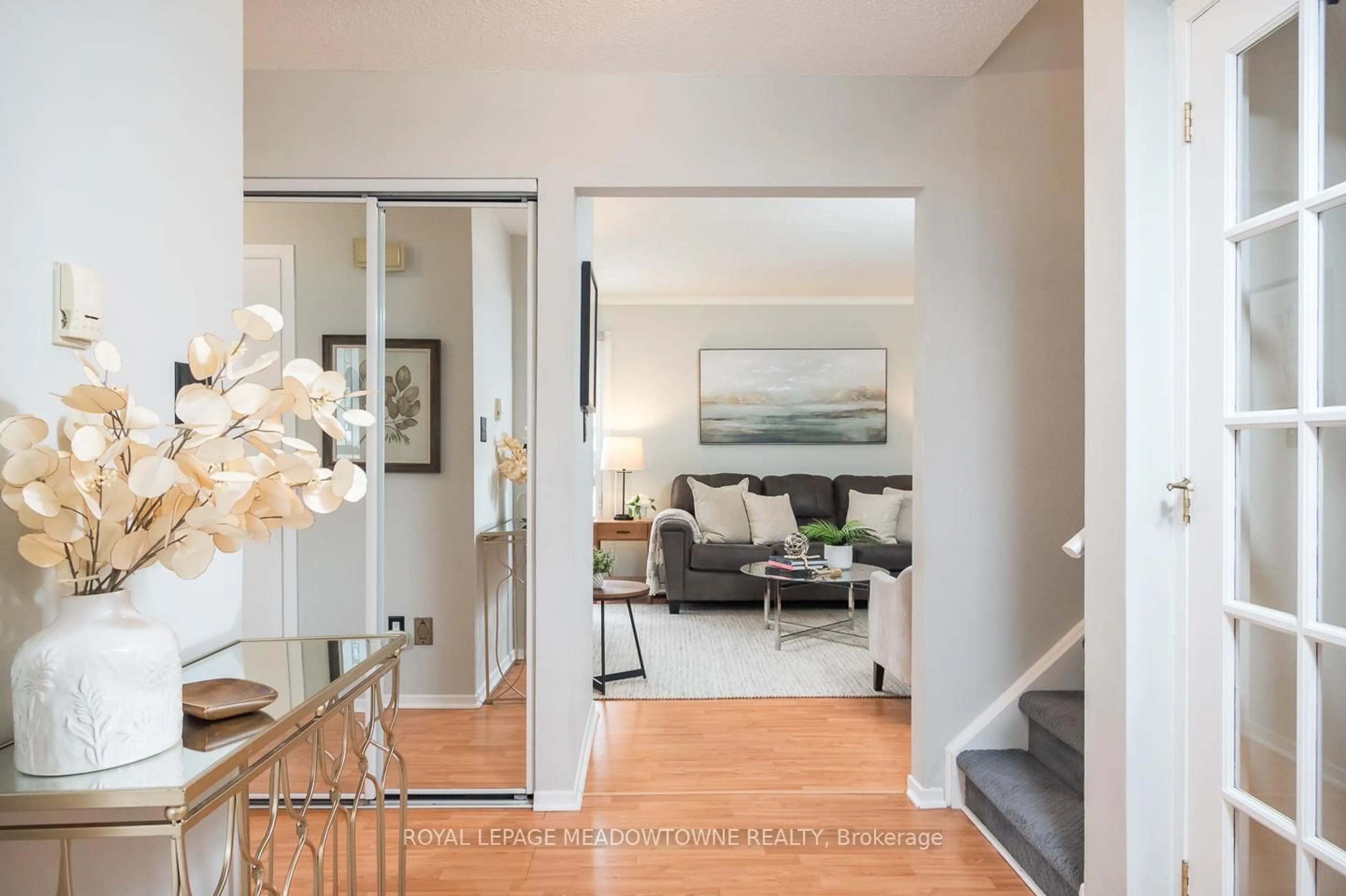 Indoor entryway for 833 Laurier Ave, Milton Ontario L9T 4H4