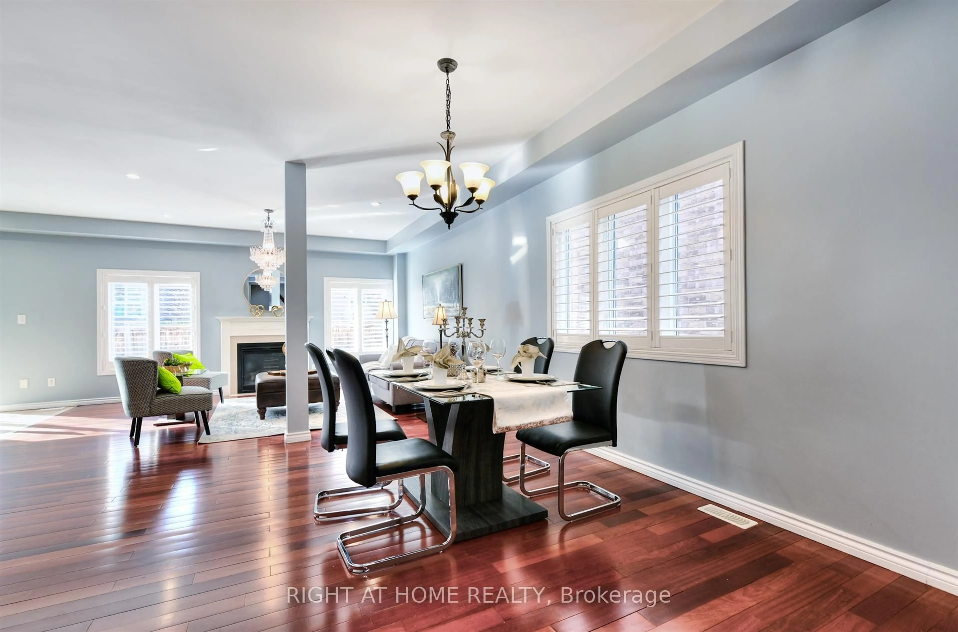 Dining room, wood/laminate floor for 4689 Bracknell Rd, Burlington Ontario L7M 0E5