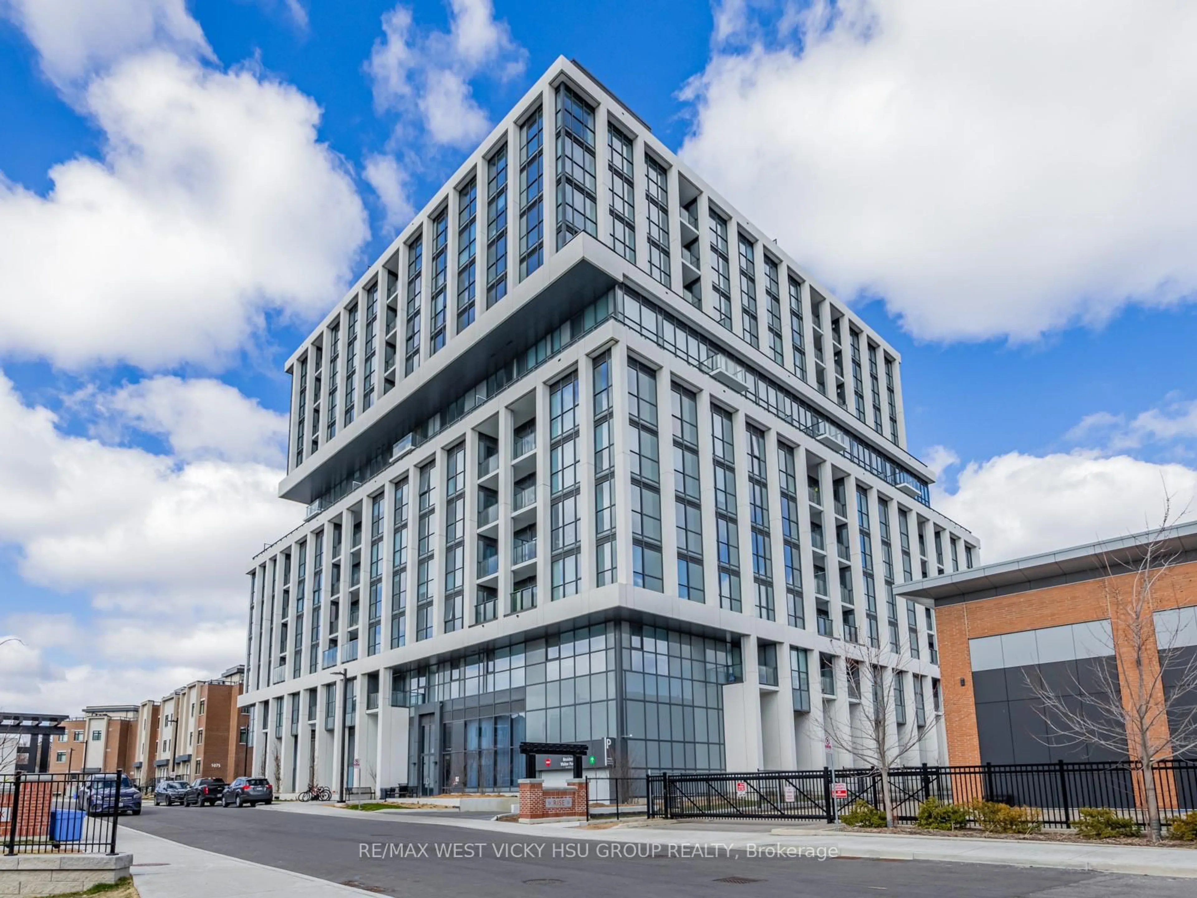 Unknown for 1063 Douglas McCurdy Comm Circ #1004, Mississauga Ontario L5G 0C5