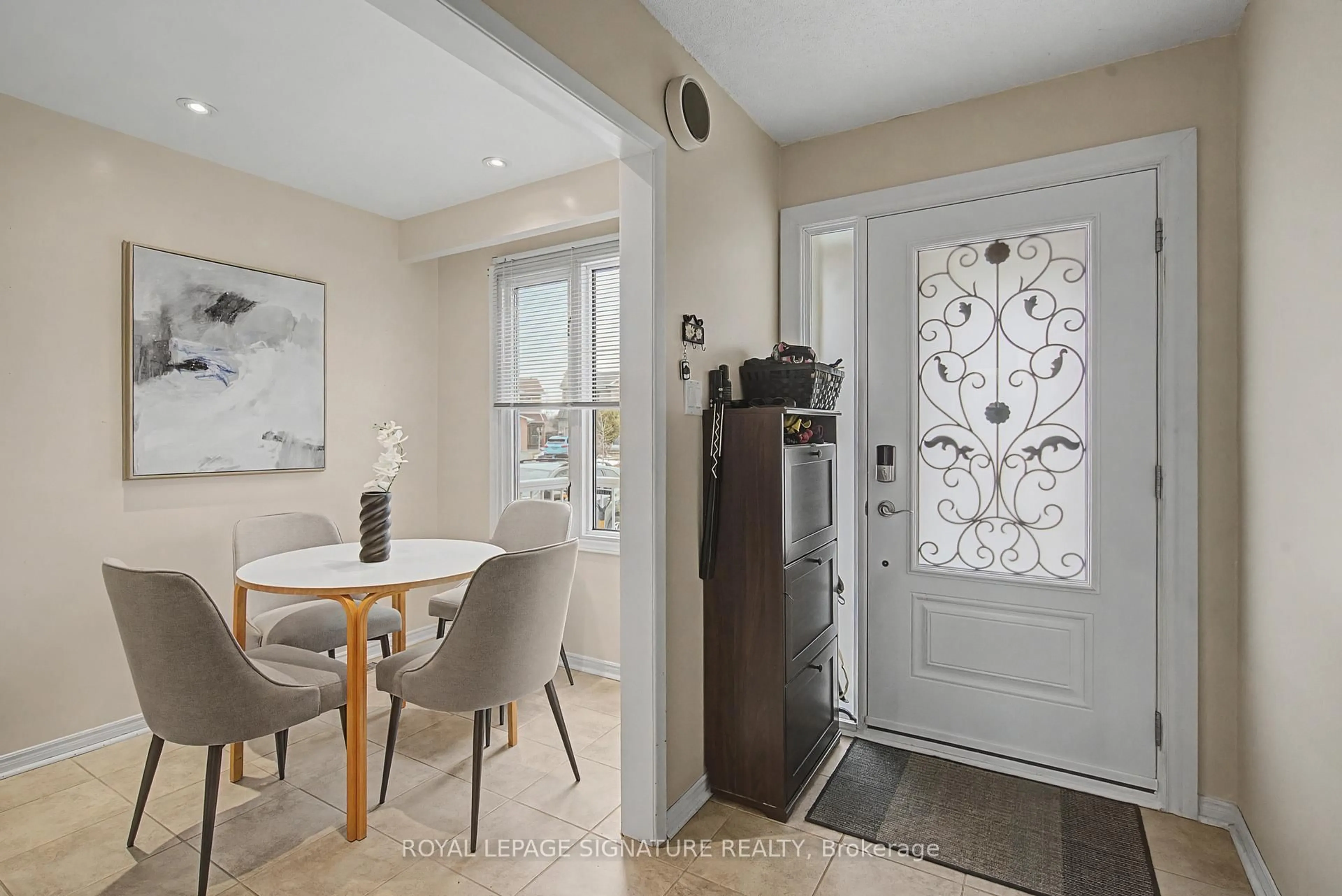 Indoor entryway for 4317 Sugarbush Rd, Mississauga Ontario L5B 2X6