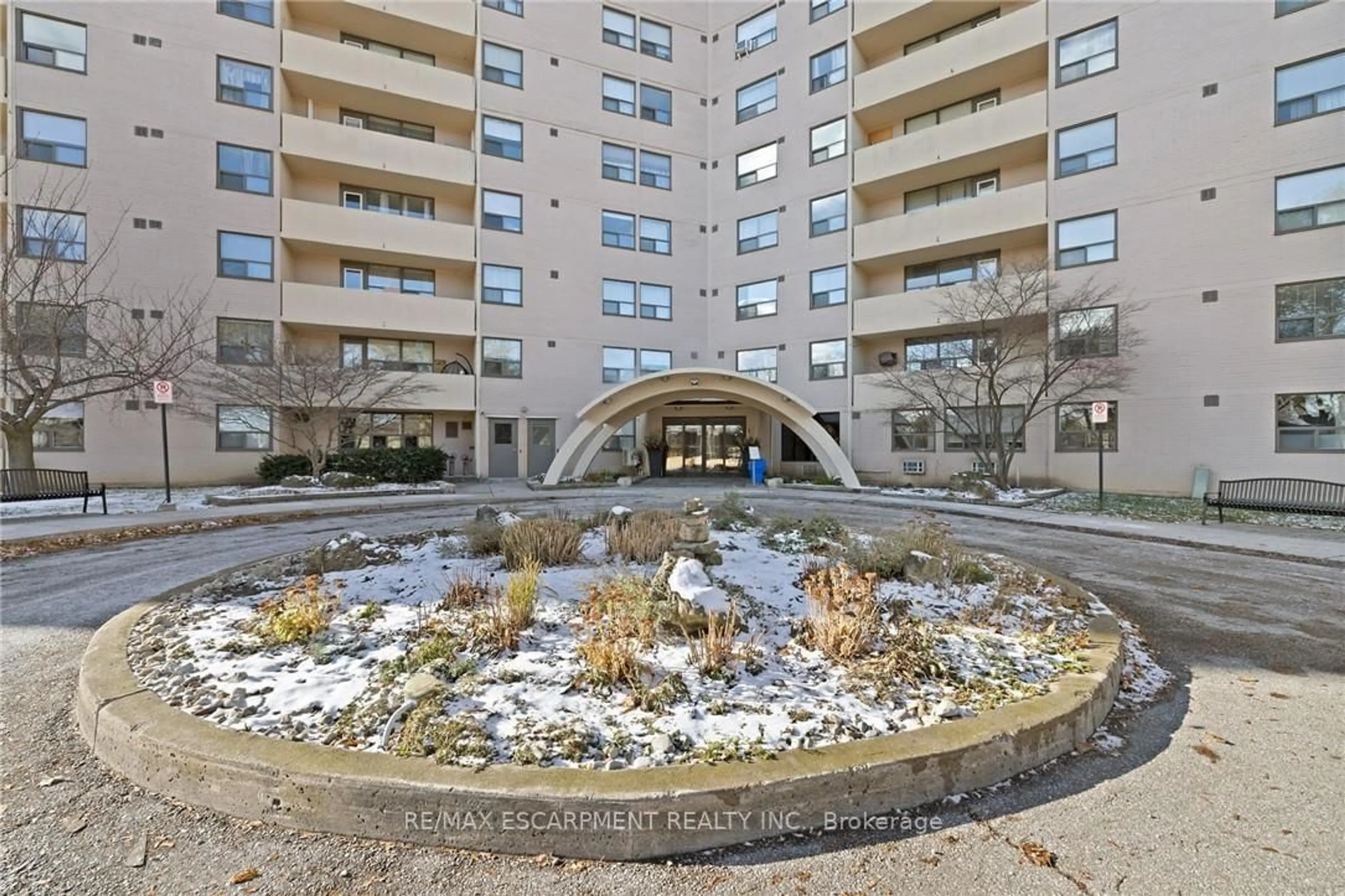 Unknown for 700 Dynes Rd #901, Burlington Ontario L7N 3M2