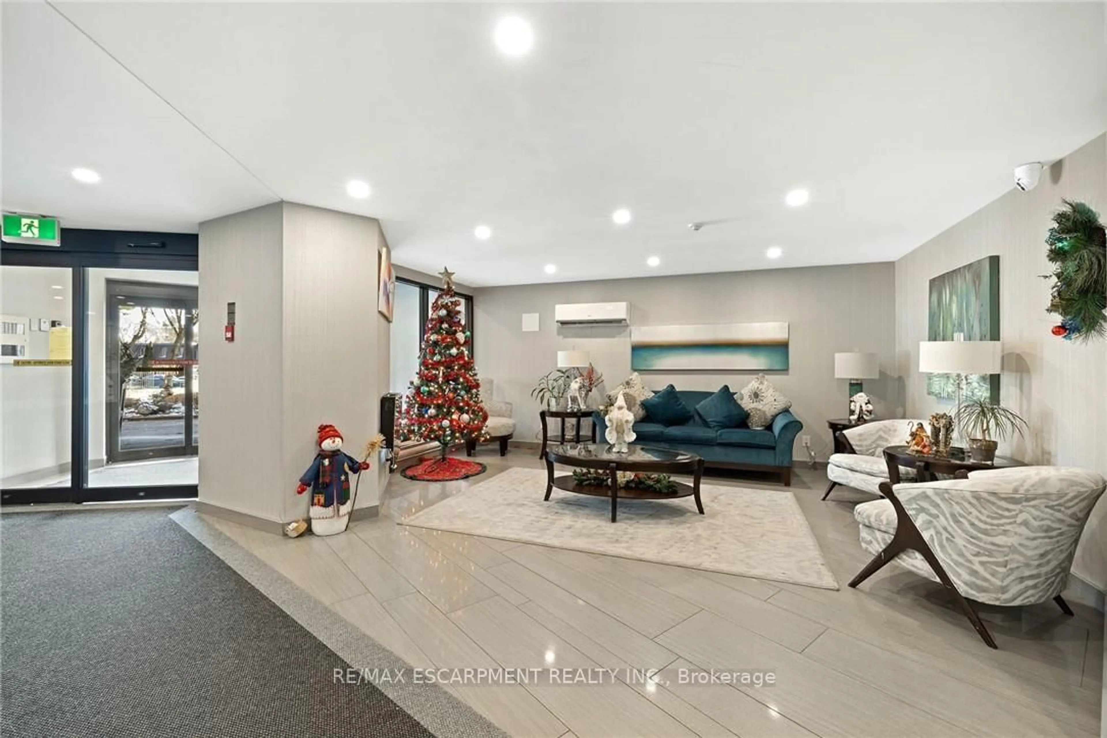 Unknown for 700 Dynes Rd #901, Burlington Ontario L7N 3M2