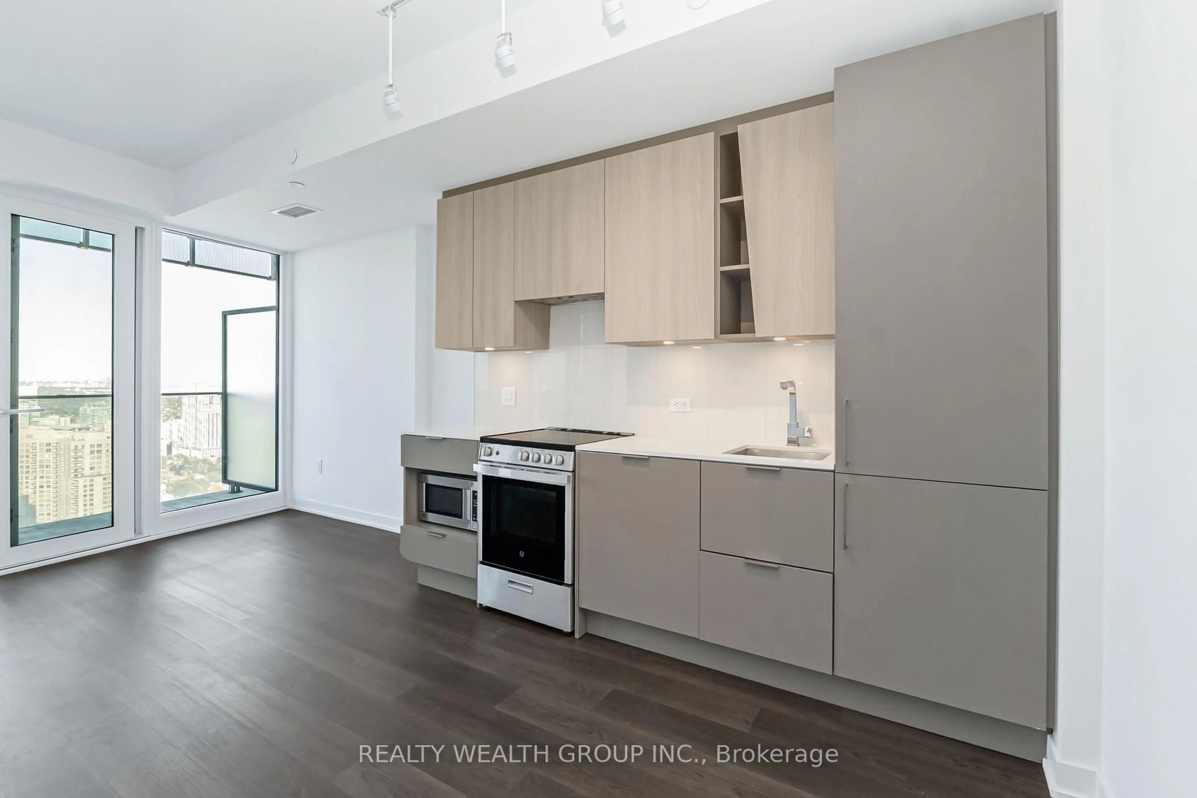 Unknown for 3900 Confederation Pkwy #3911, Mississauga Ontario L5B 0M3