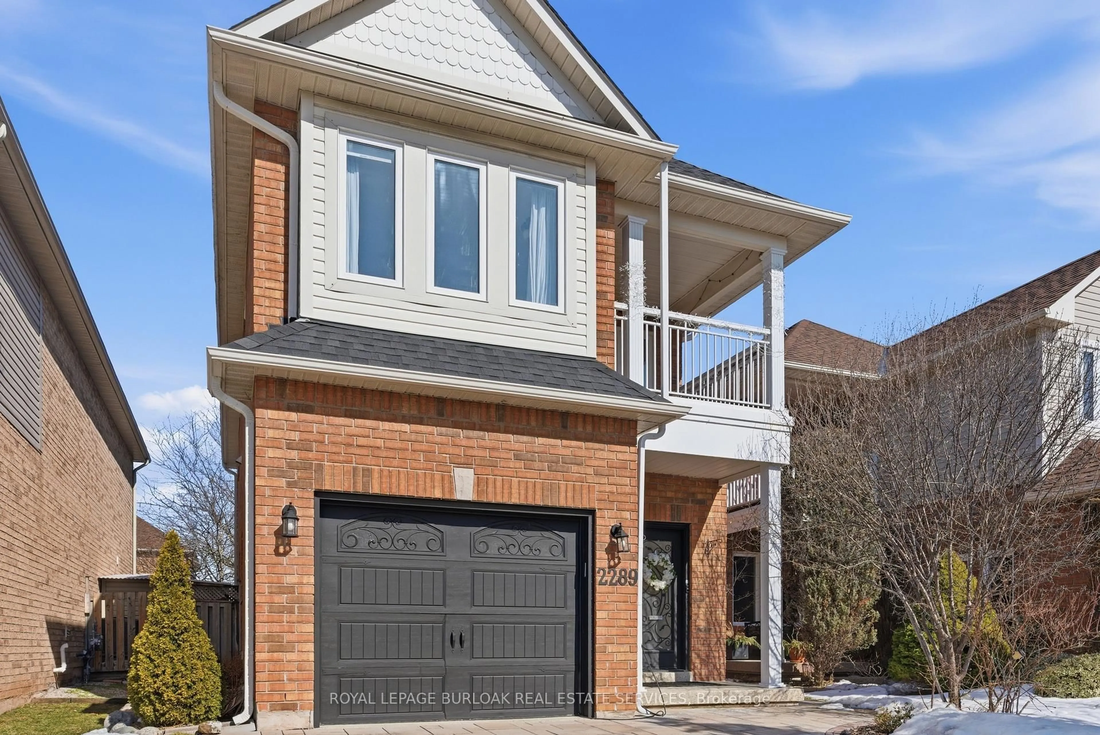 Home with brick exterior material, street for 2289 OWLRIDGE Dr, Oakville Ontario L6M 3S9