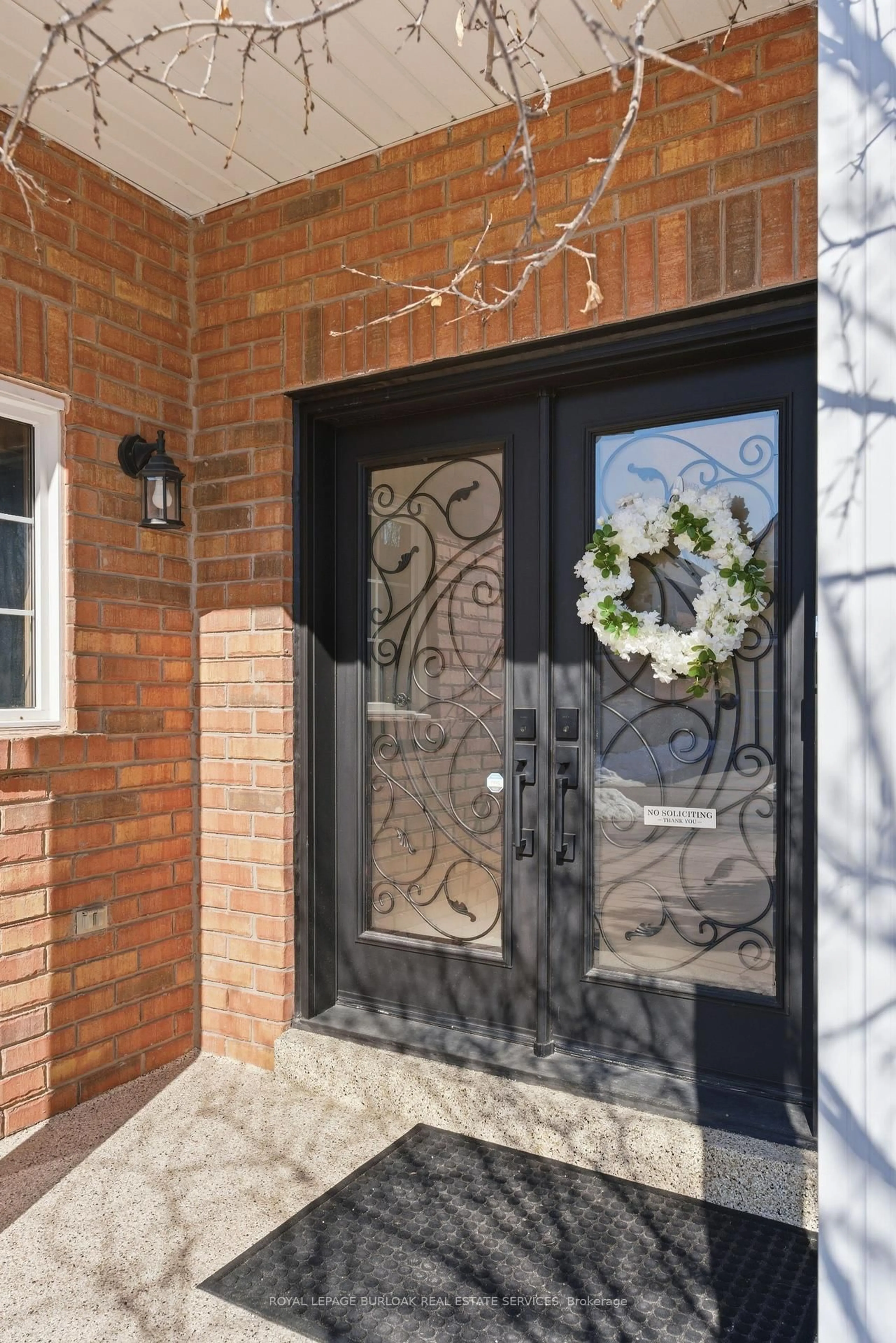Indoor entryway for 2289 OWLRIDGE Dr, Oakville Ontario L6M 3S9