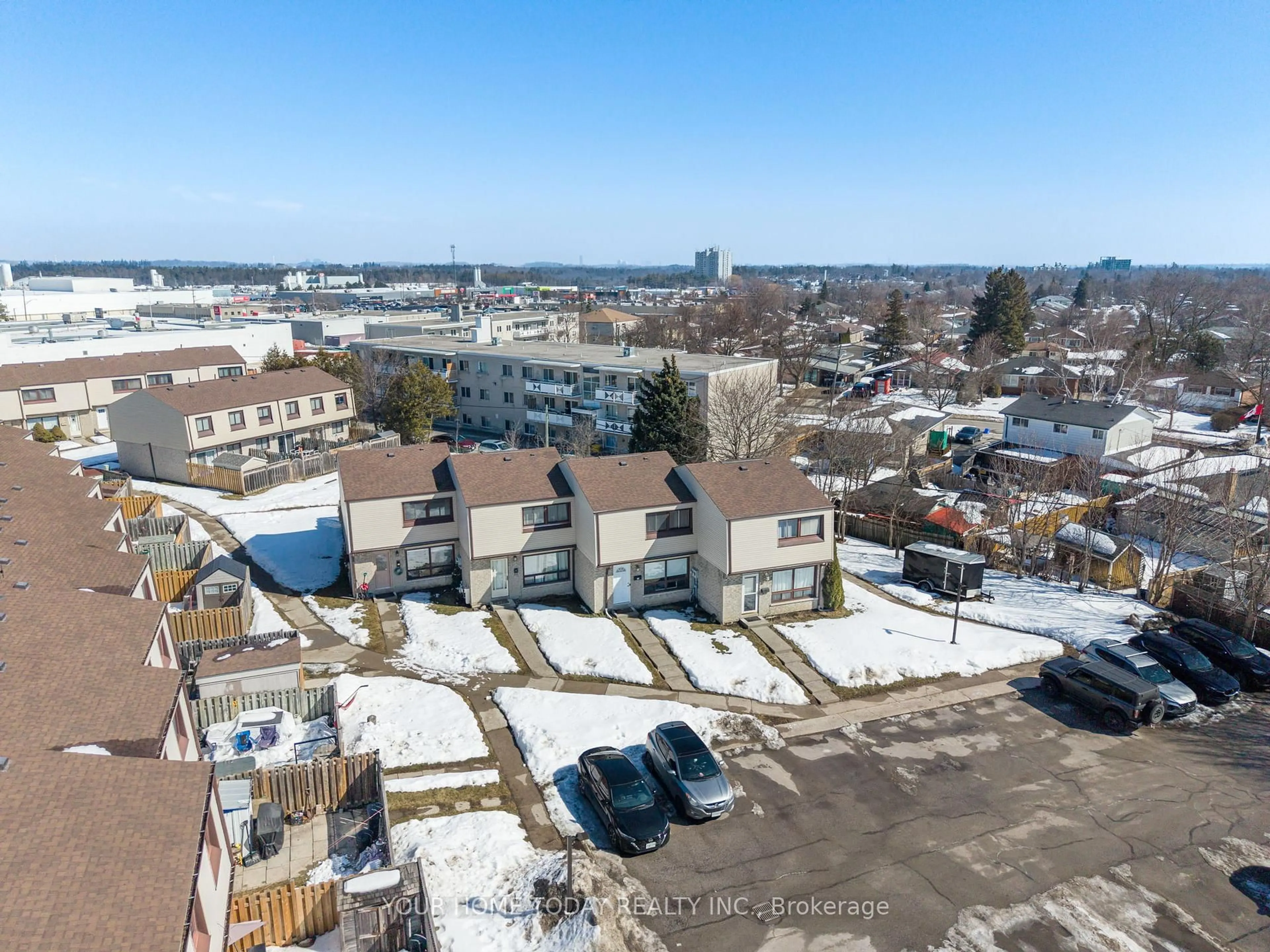 A pic from outside/outdoor area/front of a property/back of a property/a pic from drone, unknown for 108 Sinclair Ave #29, Halton Hills Ontario L7G 1J4