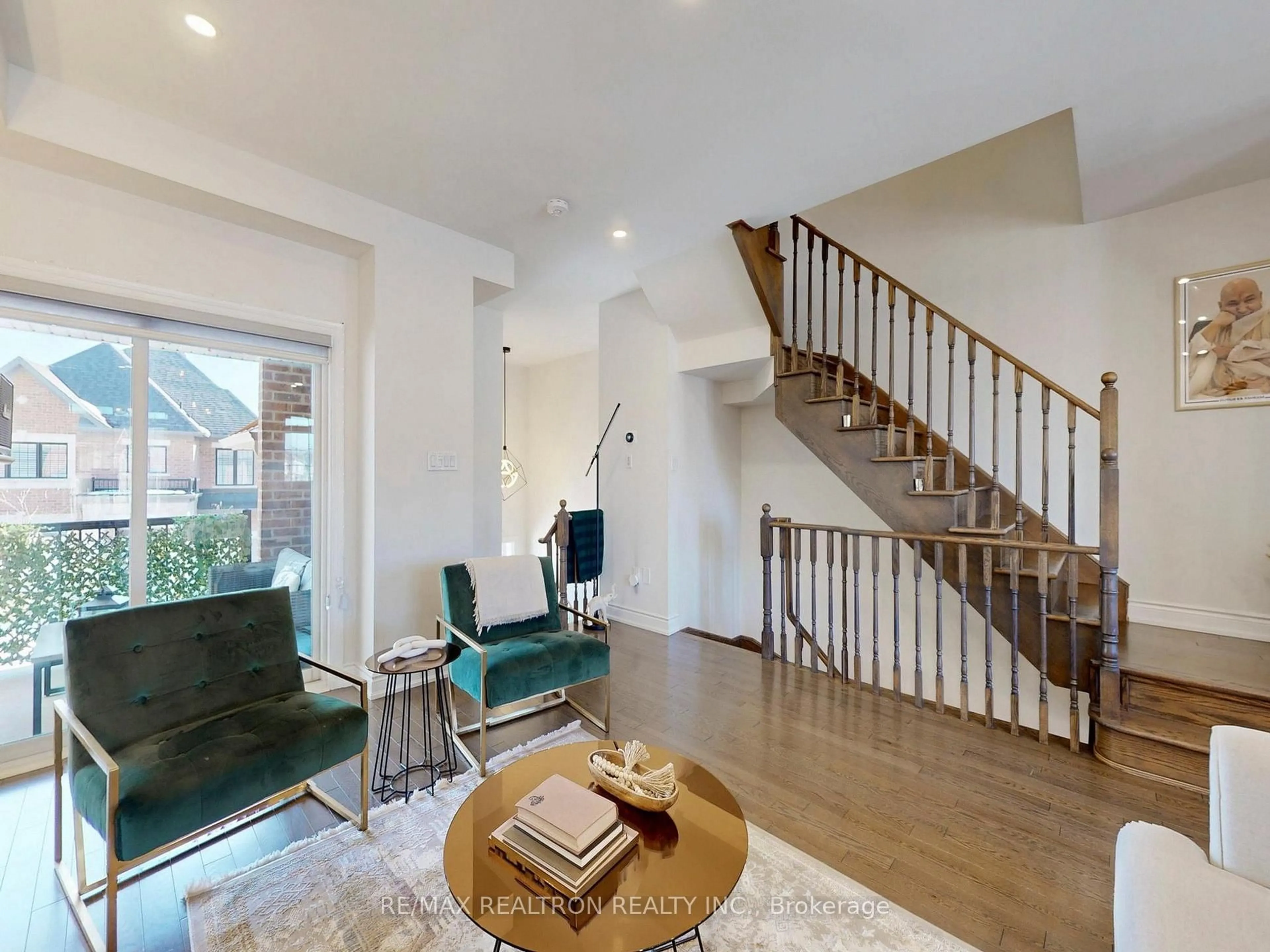 Unknown for 6 Oakmore Lane, Brampton Ontario L6Y 6H5