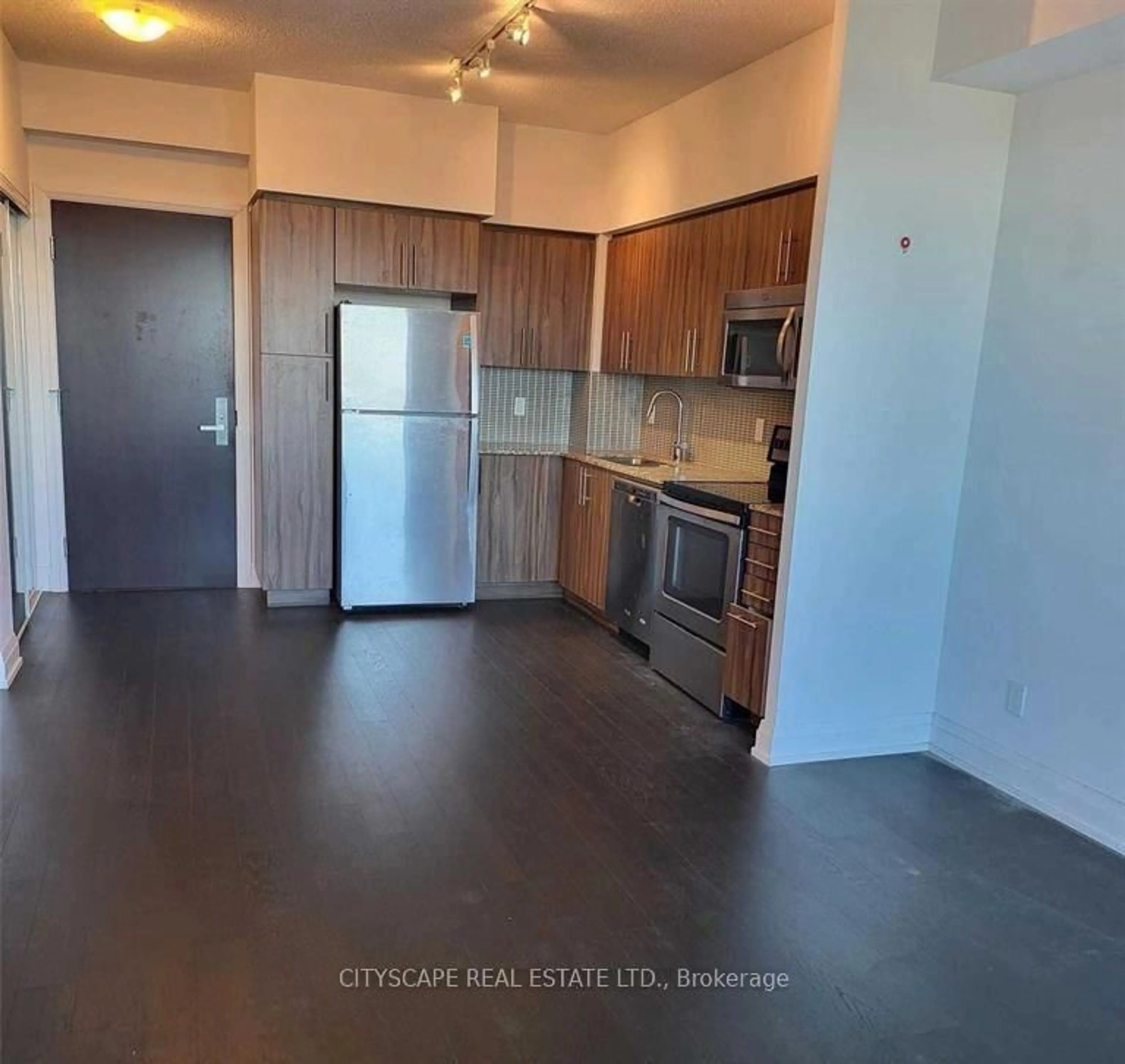 Standard kitchen, floor is not visible for 65 Speers Rd #1302, Oakville Ontario L6K 0J1