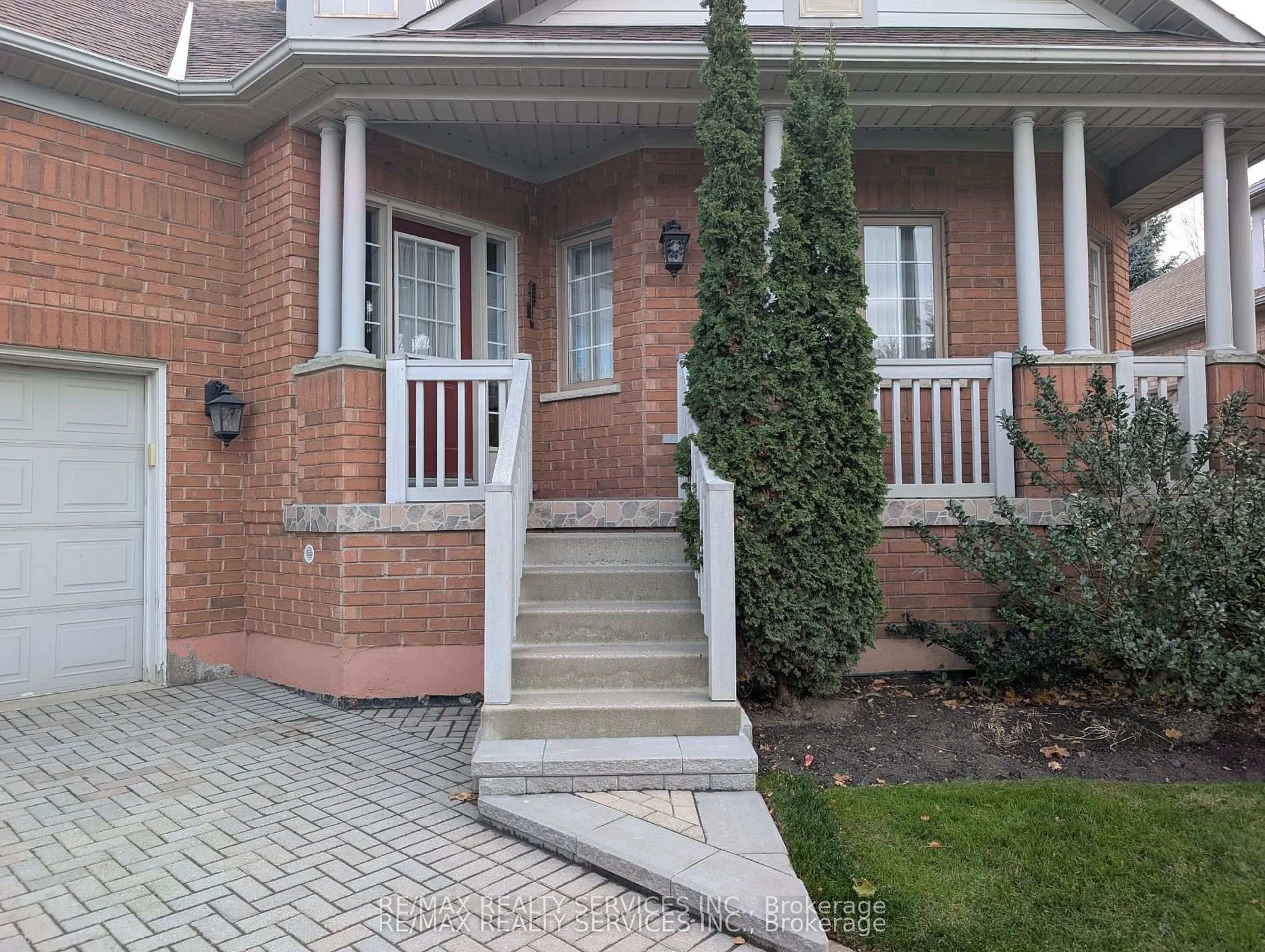 Home with brick exterior material, street for 10 Orchard Park Gate, Brampton Ontario L6R 1W5