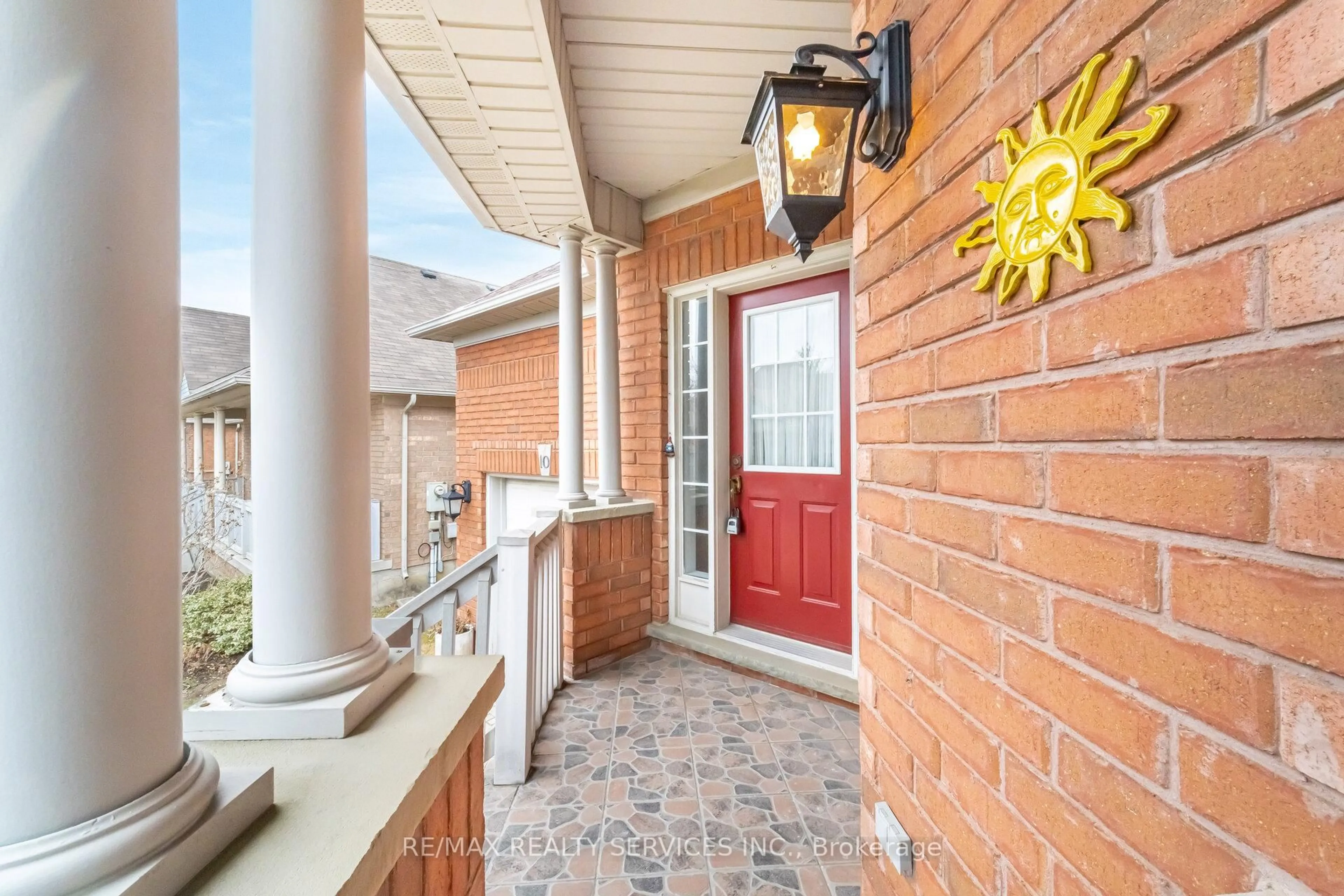 Unknown for 10 Orchard Park Gate, Brampton Ontario L6R 1W5