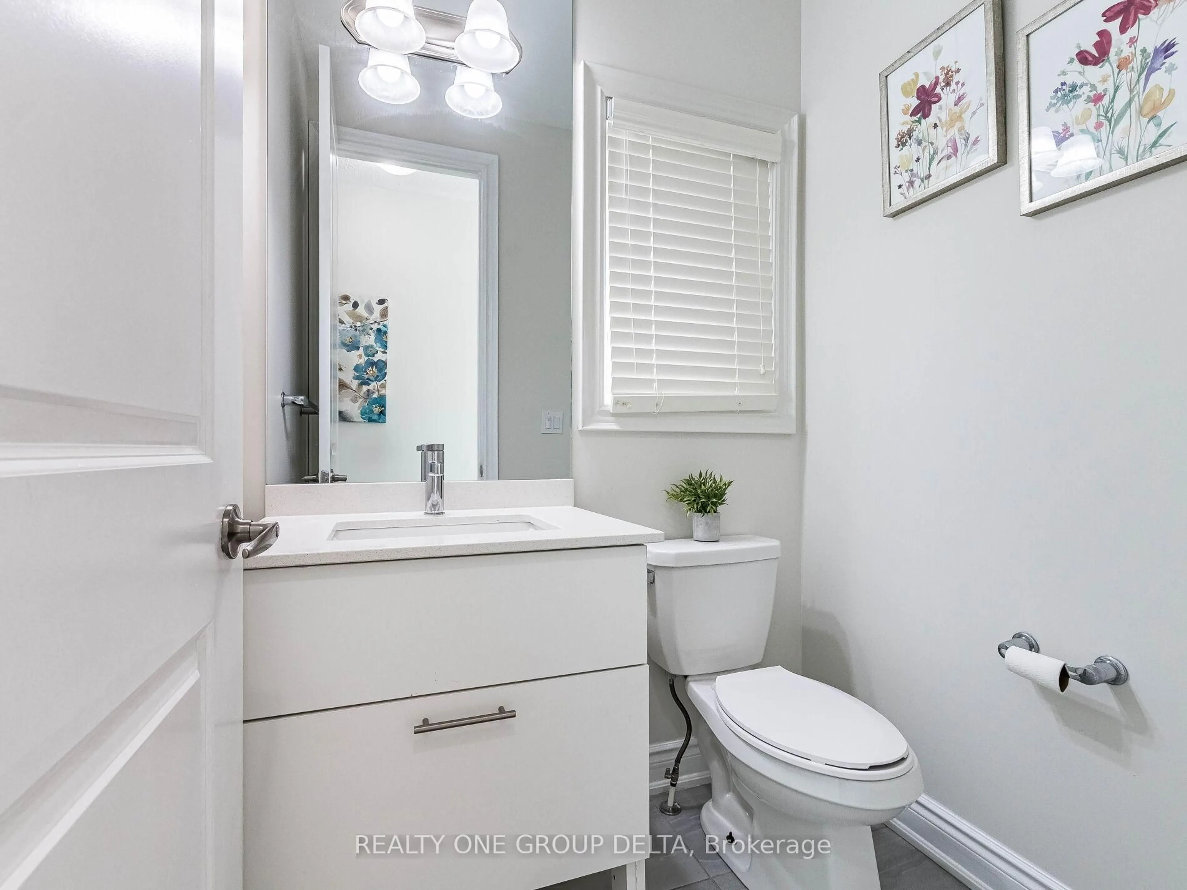 Standard bathroom, ceramic/tile floor for 6 Quinton Rdge #., Brampton Ontario L6Y 0E3