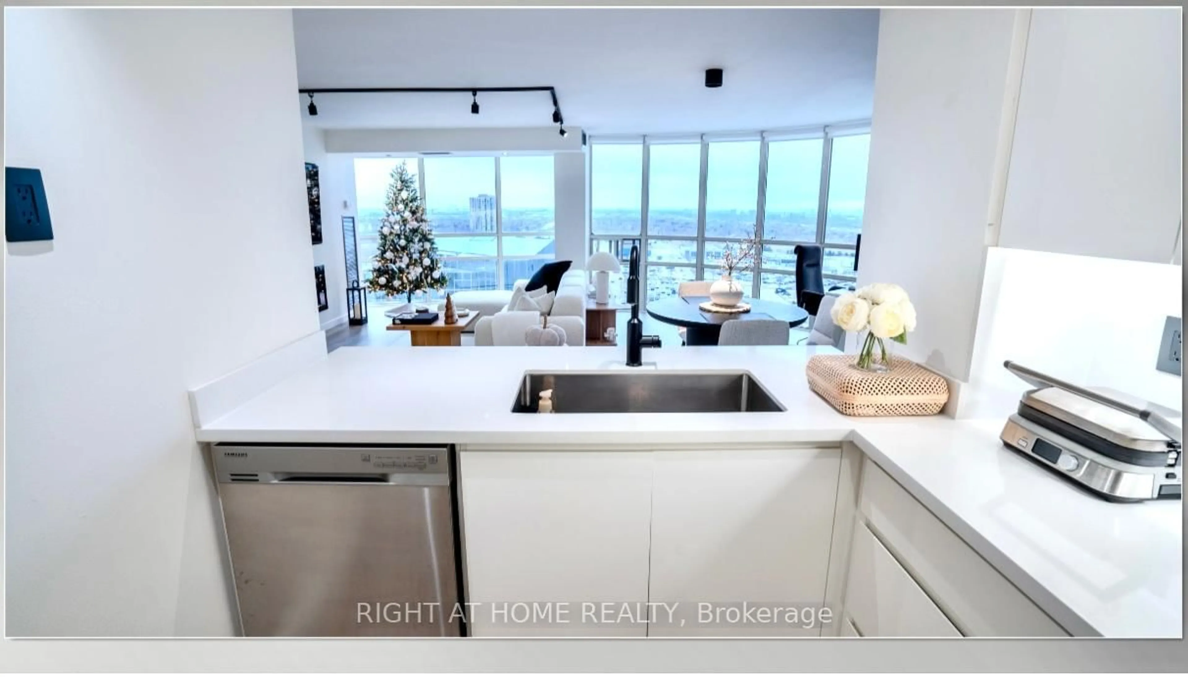 Contemporary kitchen, unknown for 50 Eglinton Ave #1705, Mississauga Ontario L5R 3P5
