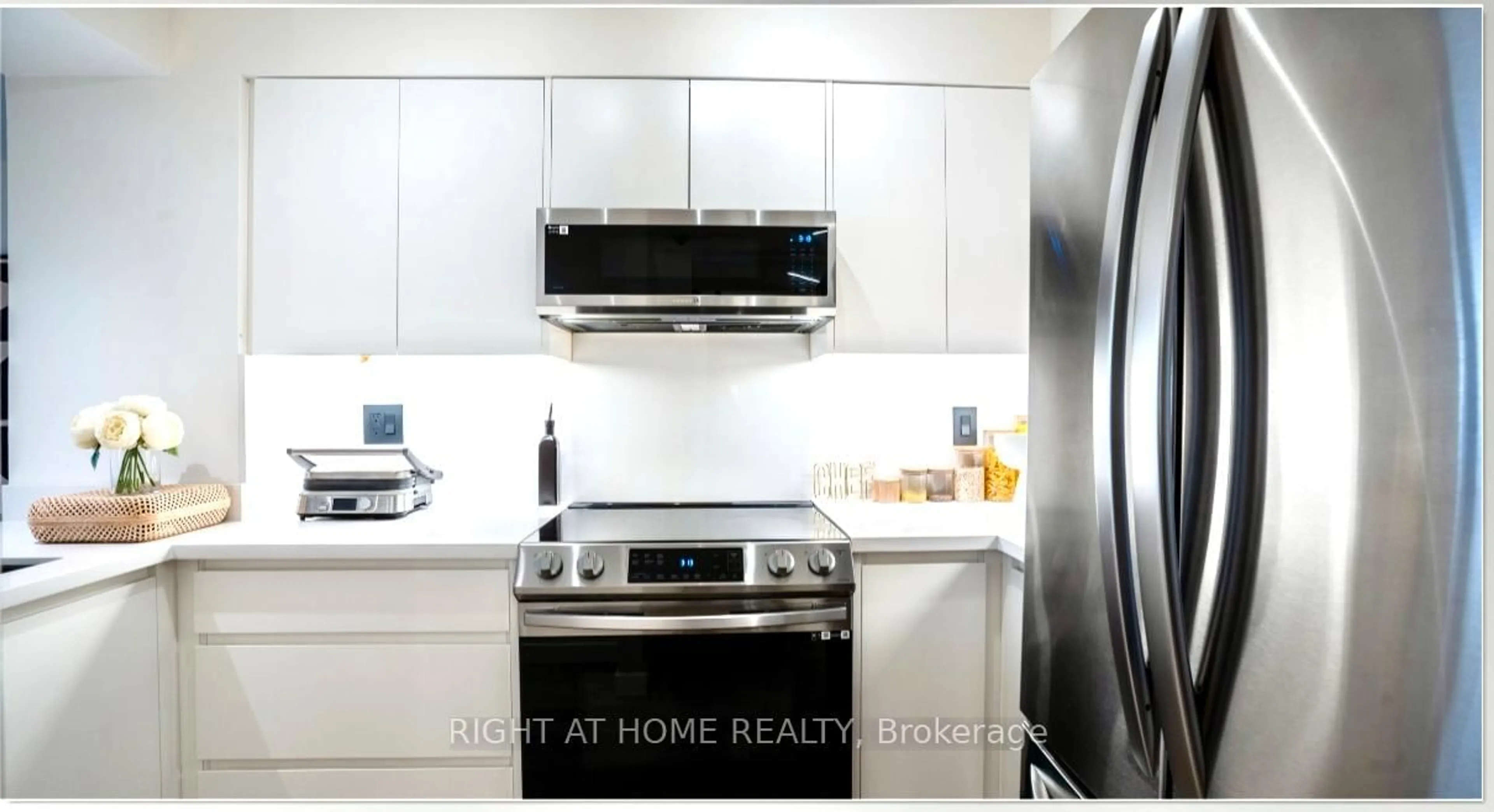 Contemporary kitchen, ceramic/tile floor for 50 Eglinton Ave #1705, Mississauga Ontario L5R 3P5
