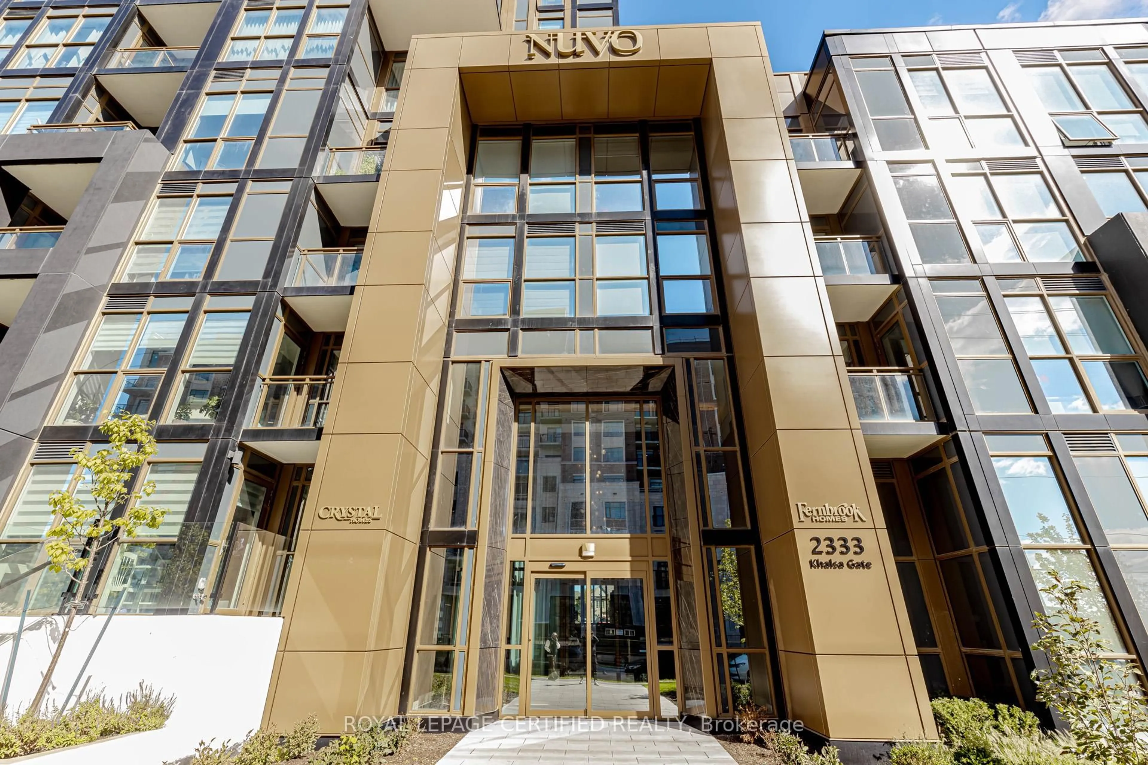 Indoor foyer for 2333 Khalsa Gate #404, Oakville Ontario L6M 4J2