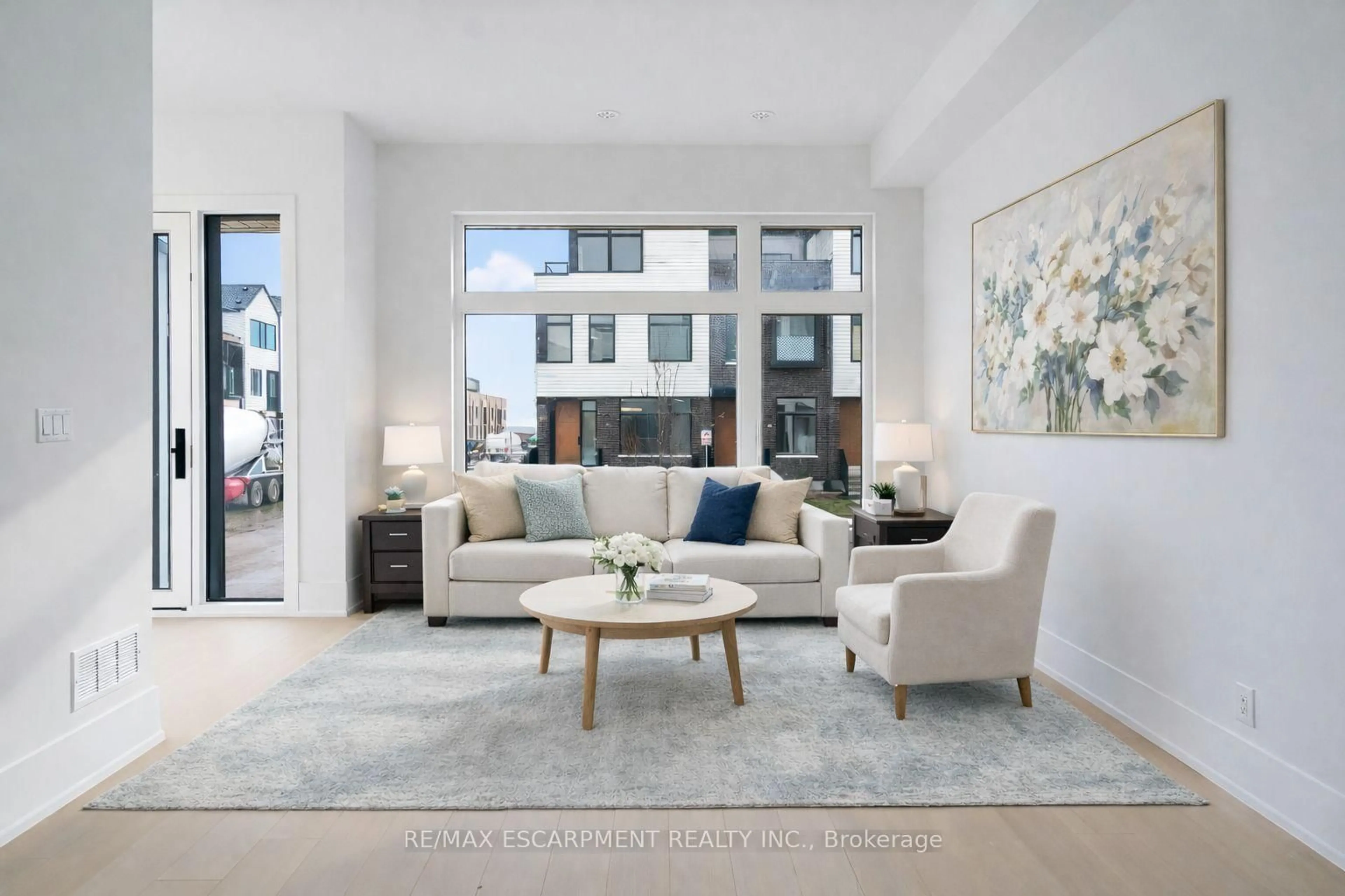 Living room with furniture, unknown for 20 Lou Parsons Way #19, Mississauga Ontario L5H 0B2