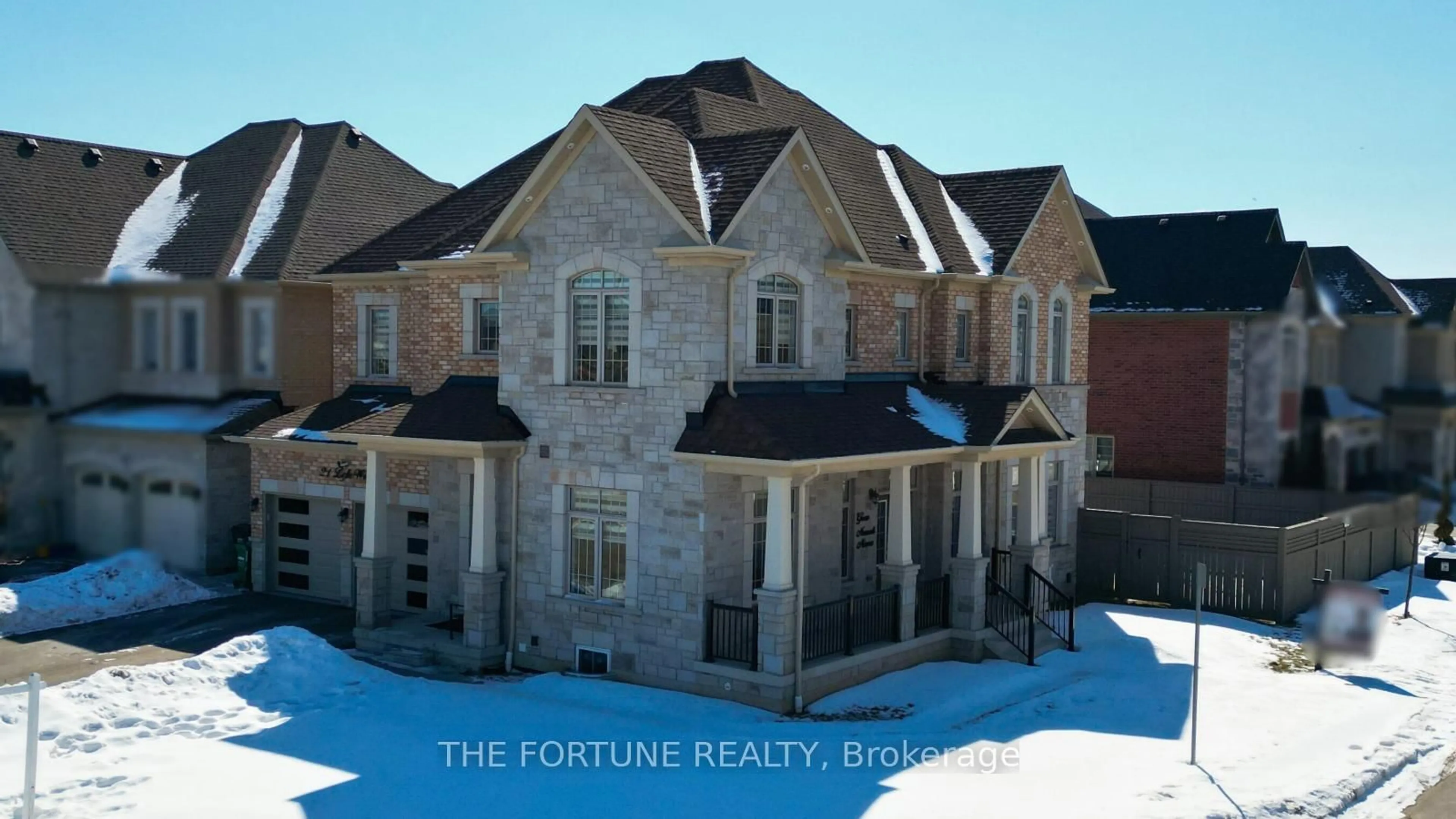 A pic from outside/outdoor area/front of a property/back of a property/a pic from drone, building for 21 Lyle Way, Brampton Ontario L6X 5P8