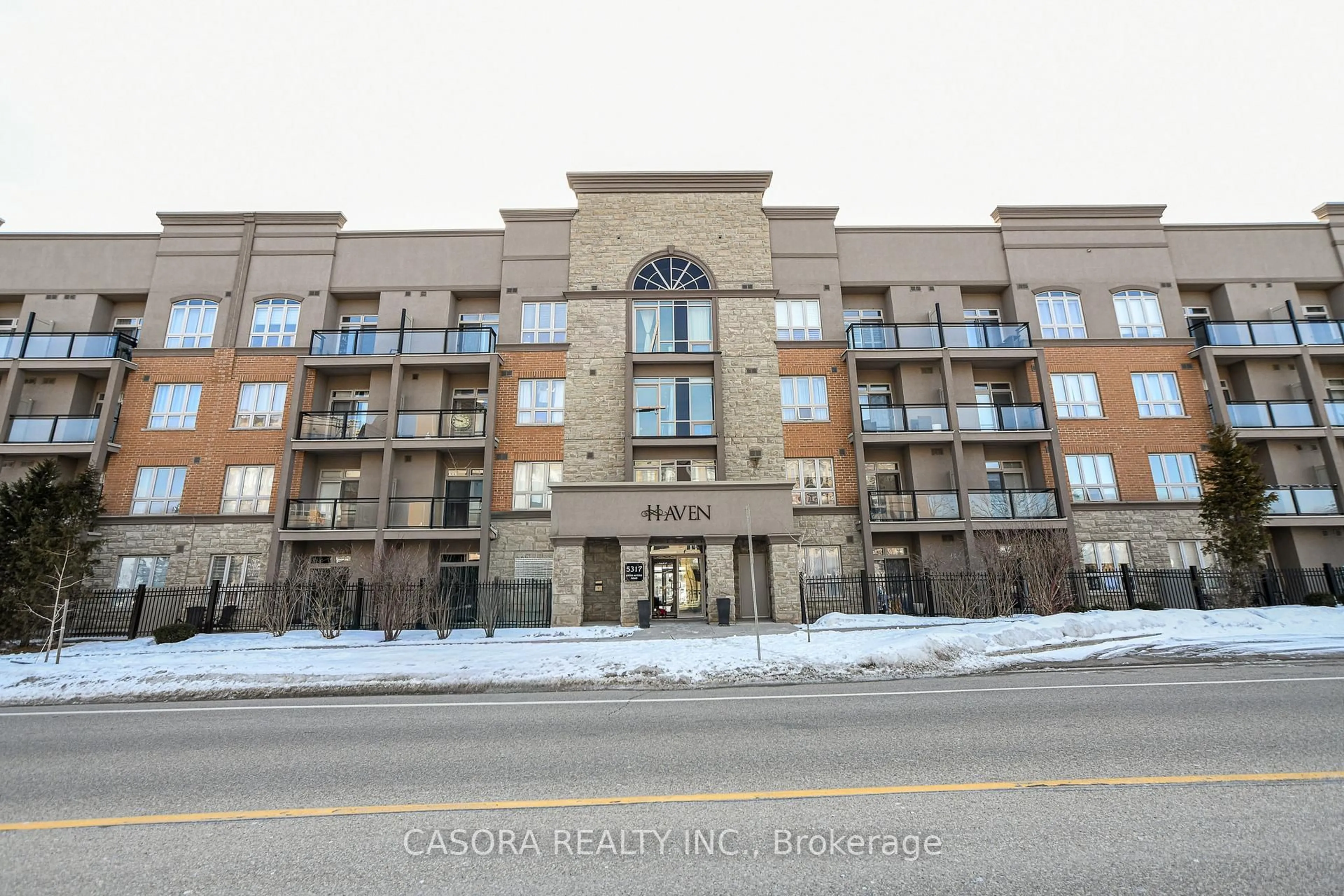 Indoor foyer for 5317 Upper Middle Rd #317, Burlington Ontario L7L 0G8