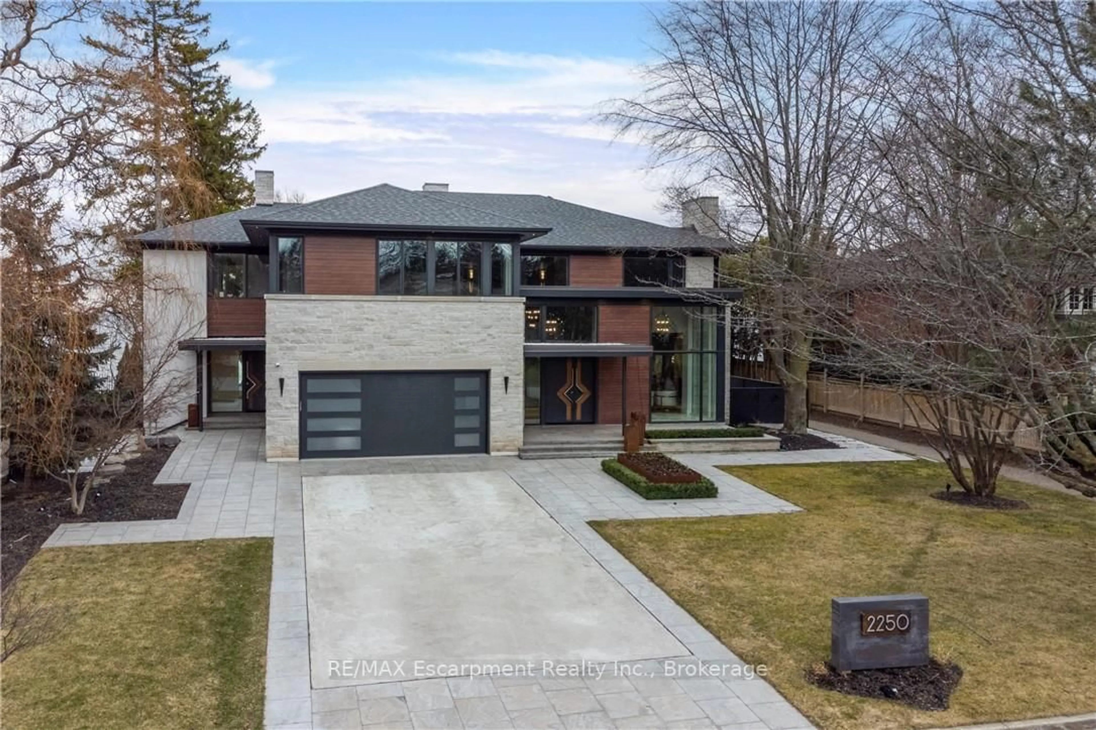 Home with brick exterior material, street for 2250 Chancery Lane, Oakville Ontario L6J 6A3