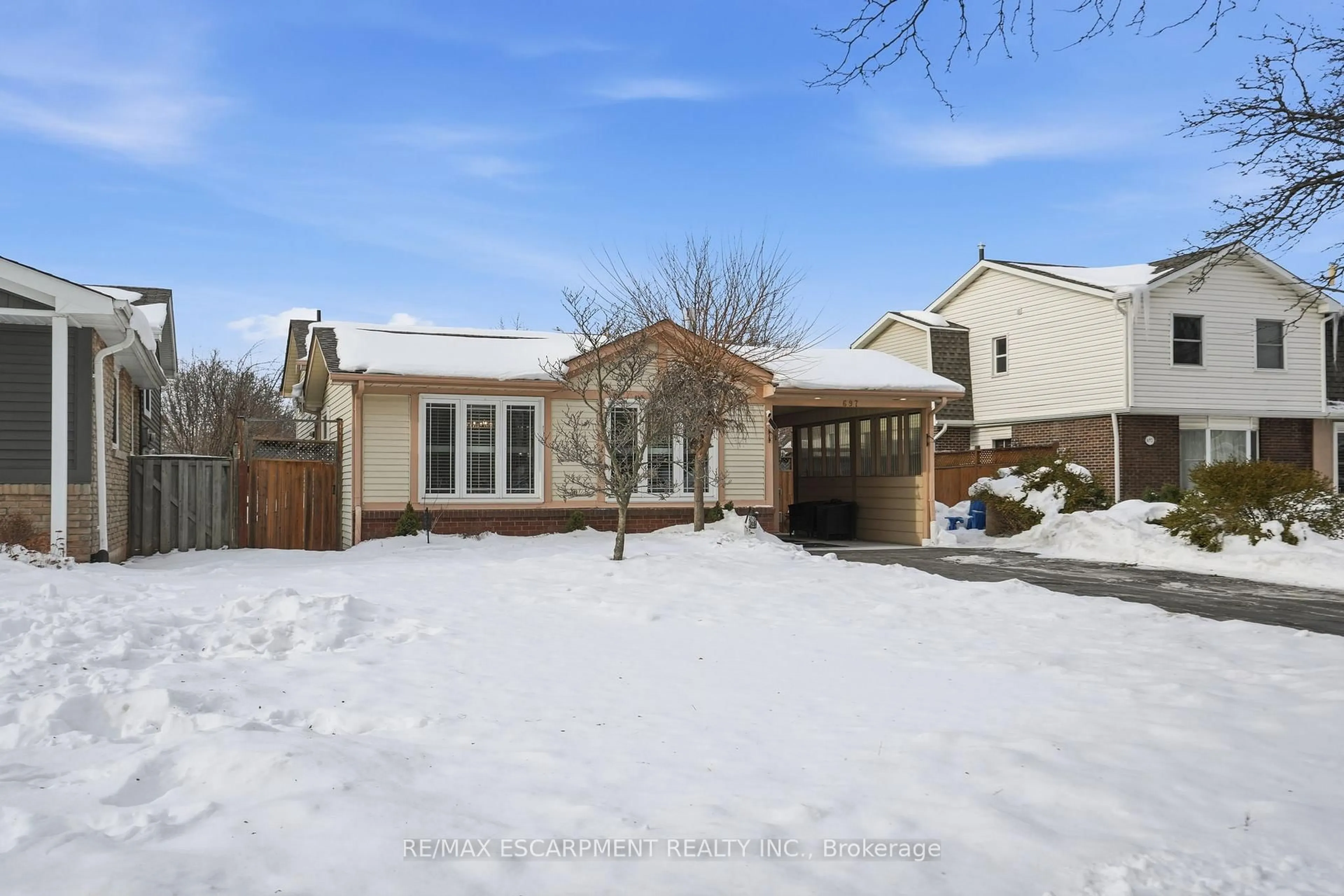 Unknown for 697 LOMOND Cres, Burlington Ontario L7L 2N8