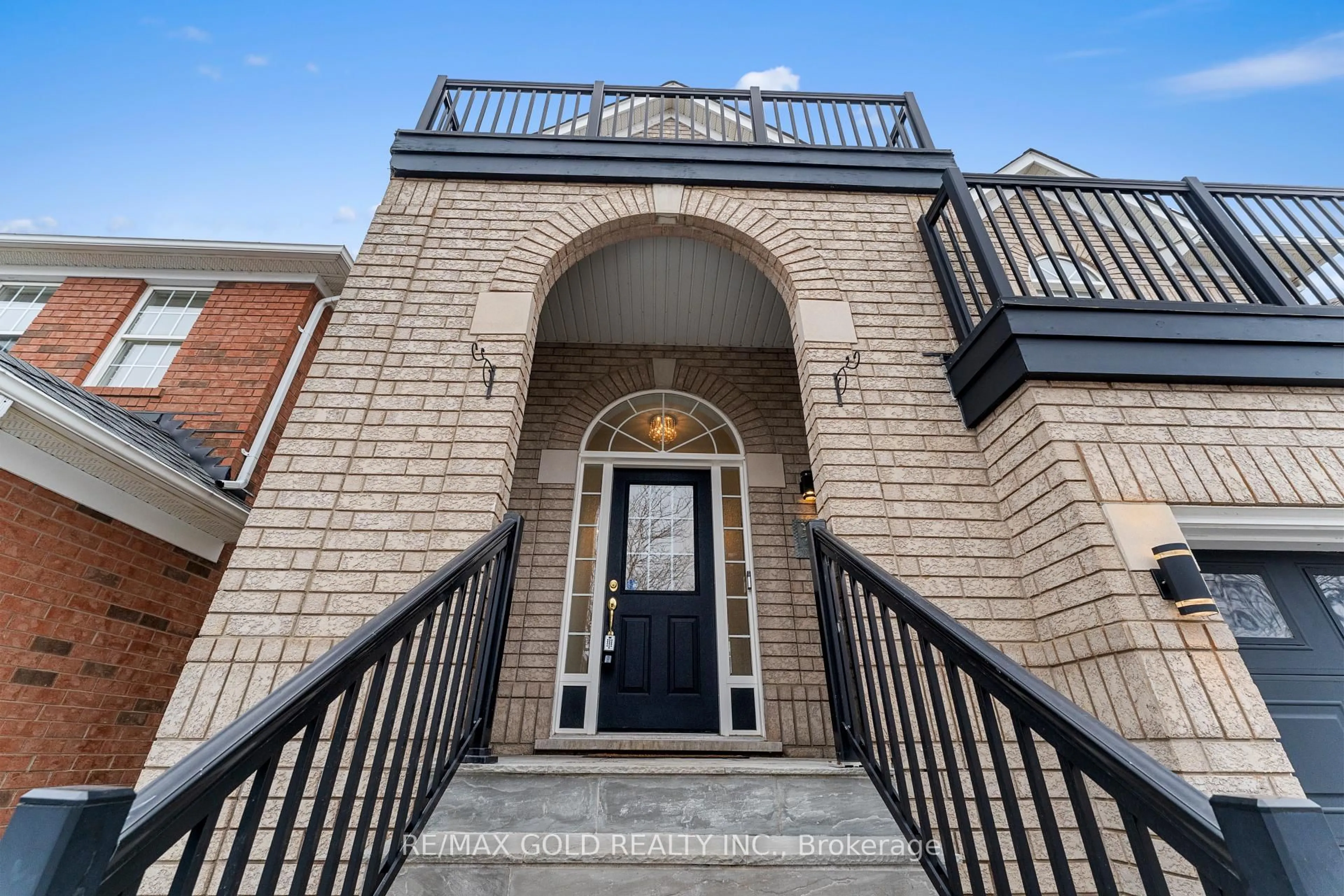 Unknown for 3963 Deepwood Hts, Mississauga Ontario L5M 6L9