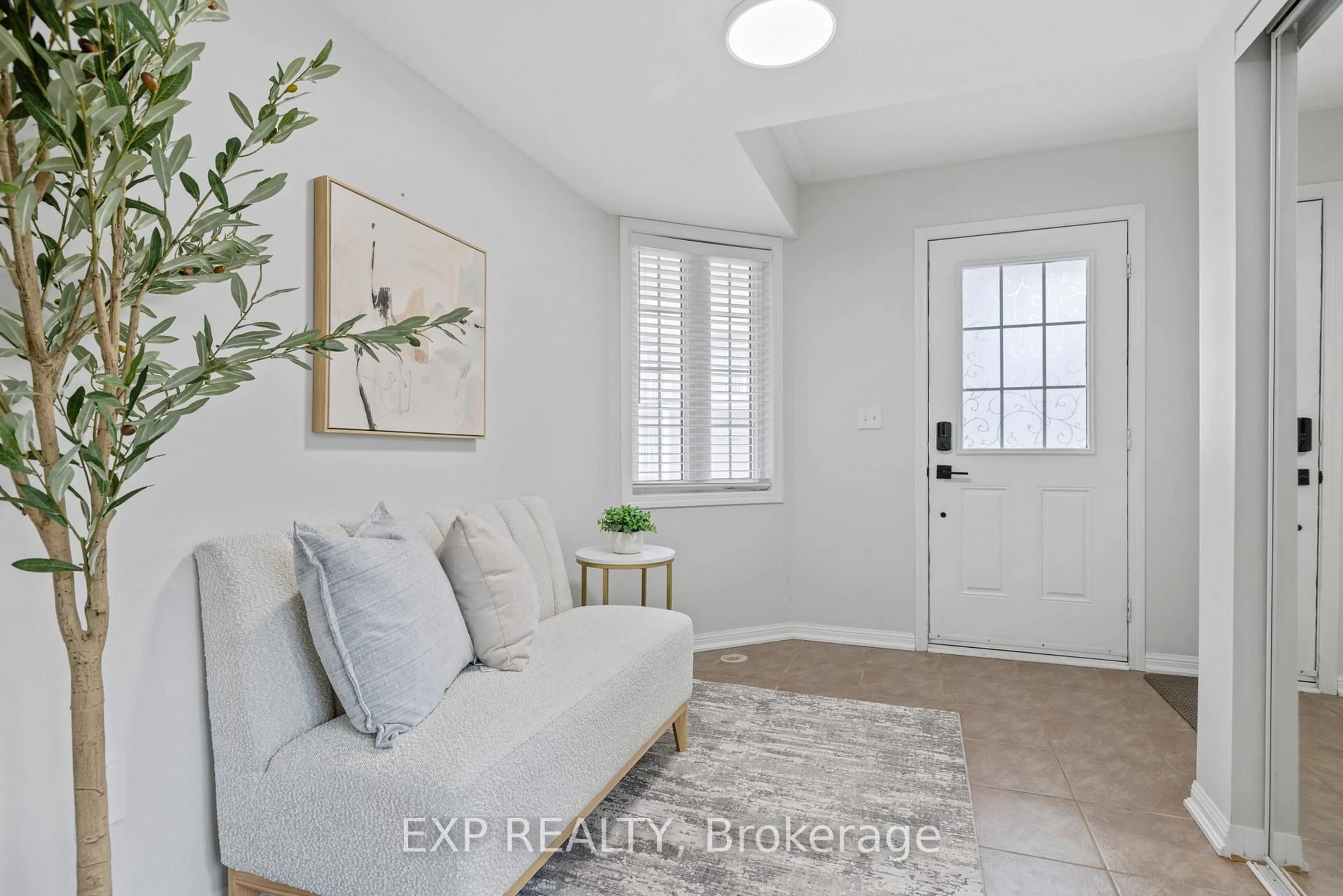 Indoor entryway for 620 Ferguson Dr #88, Milton Ontario L9T 0M8