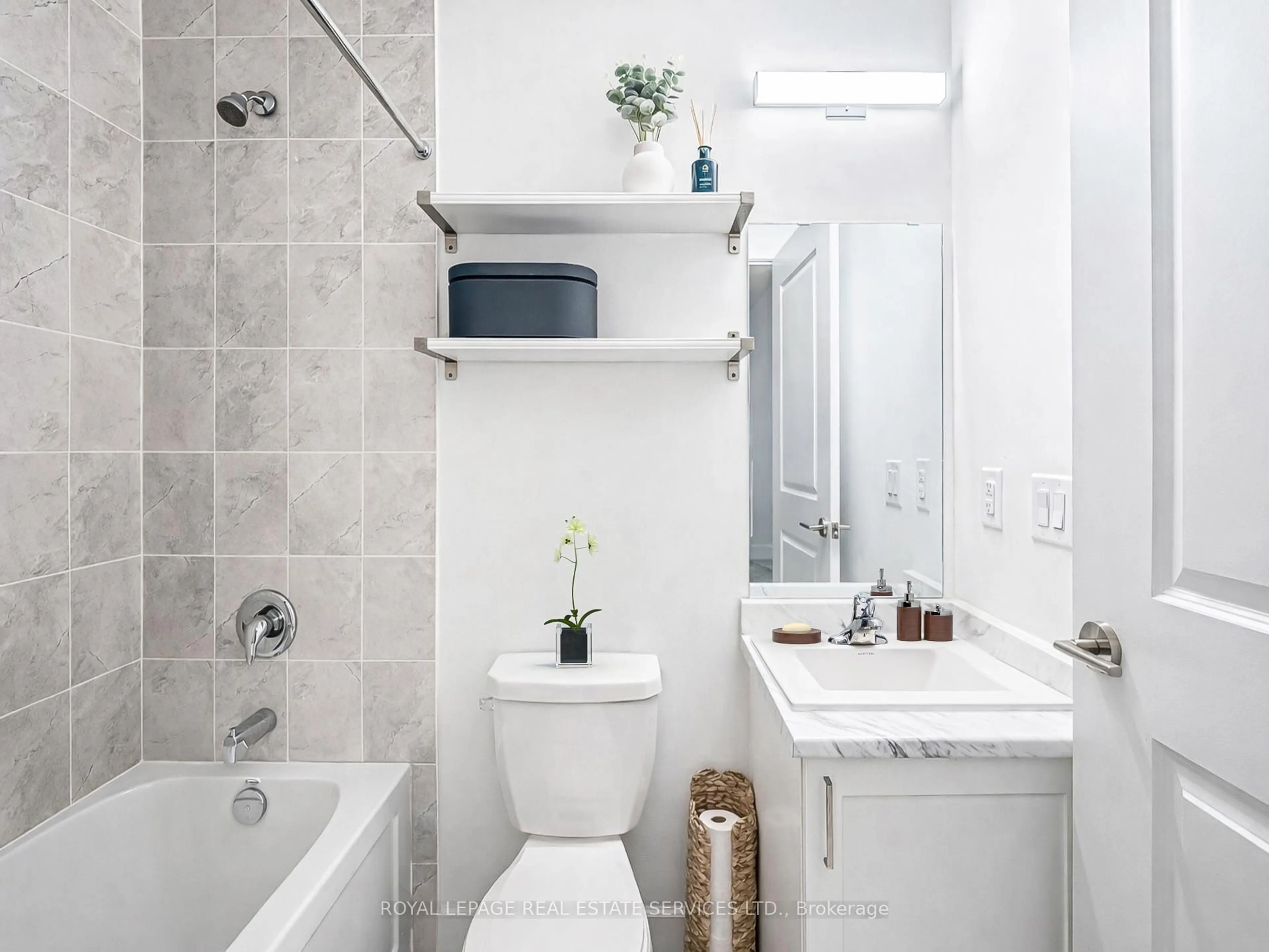 Contemporary bathroom, ceramic/tile floor for 1063 Douglas McCurdy Common #303, Mississauga Ontario L5G 0C5