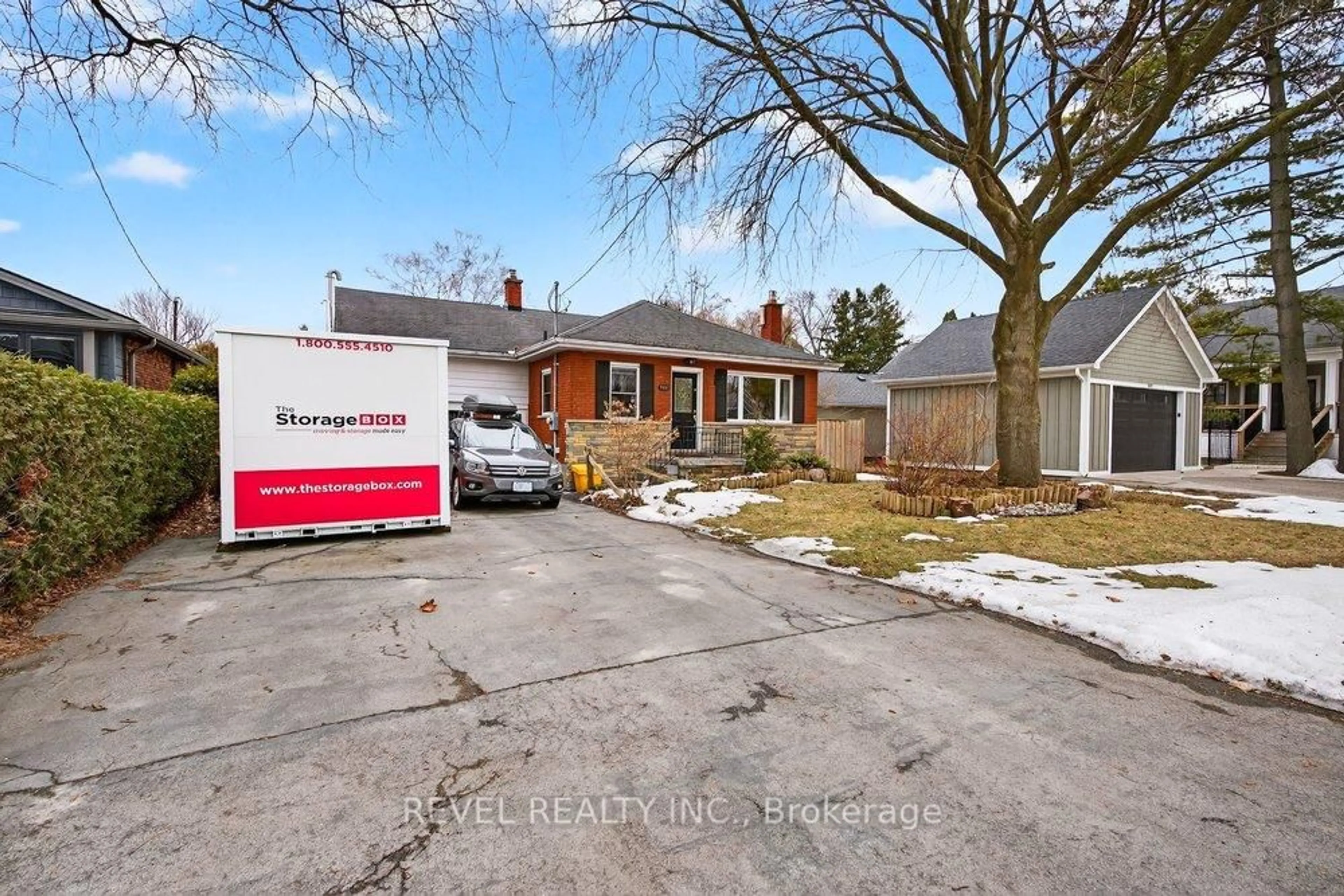 Unknown for 399 PEPPER Dr, Burlington Ontario L7R 3E1