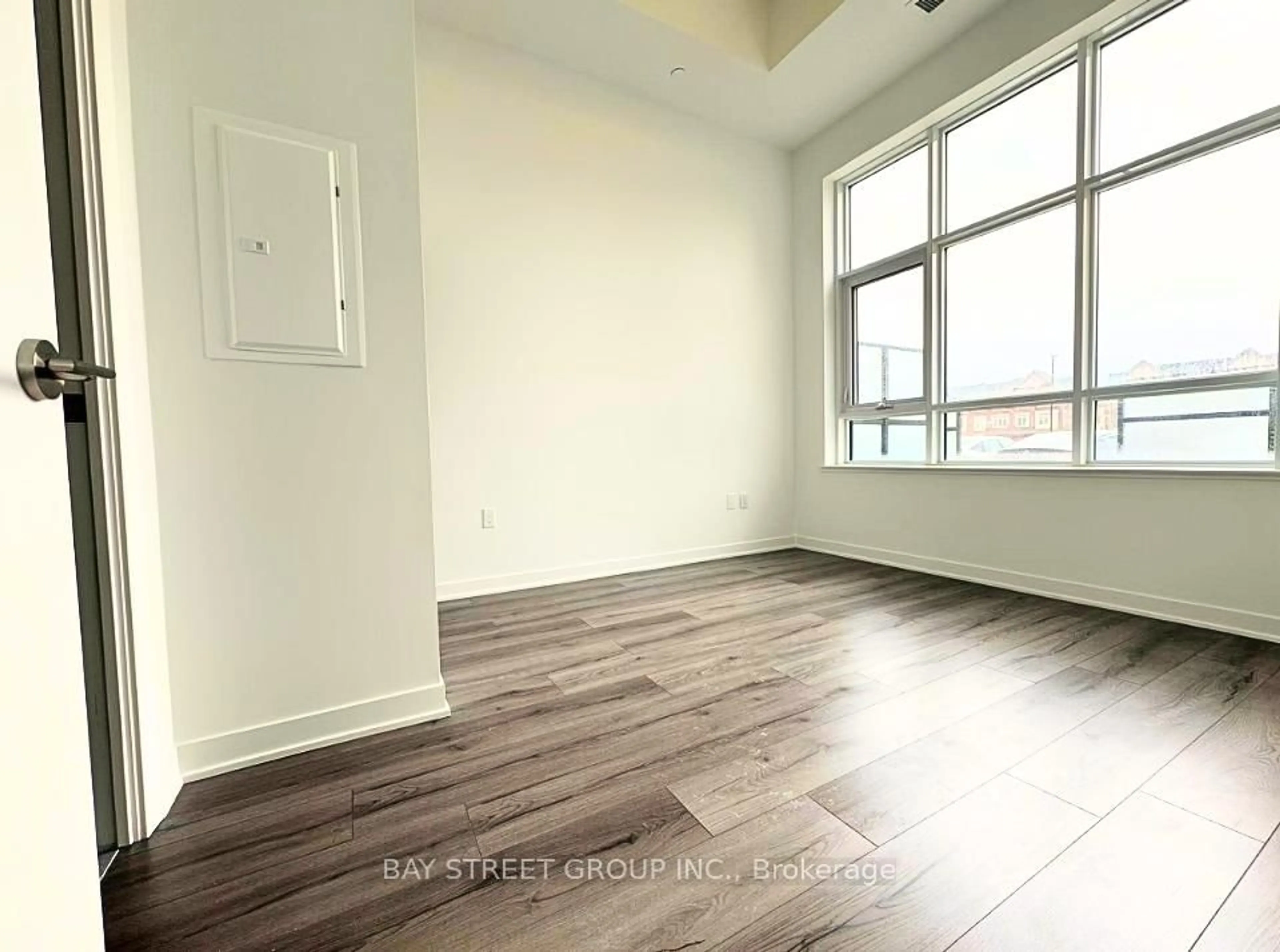A pic of a room for 395 Dundas St #130, Oakville Ontario L6M 5R8