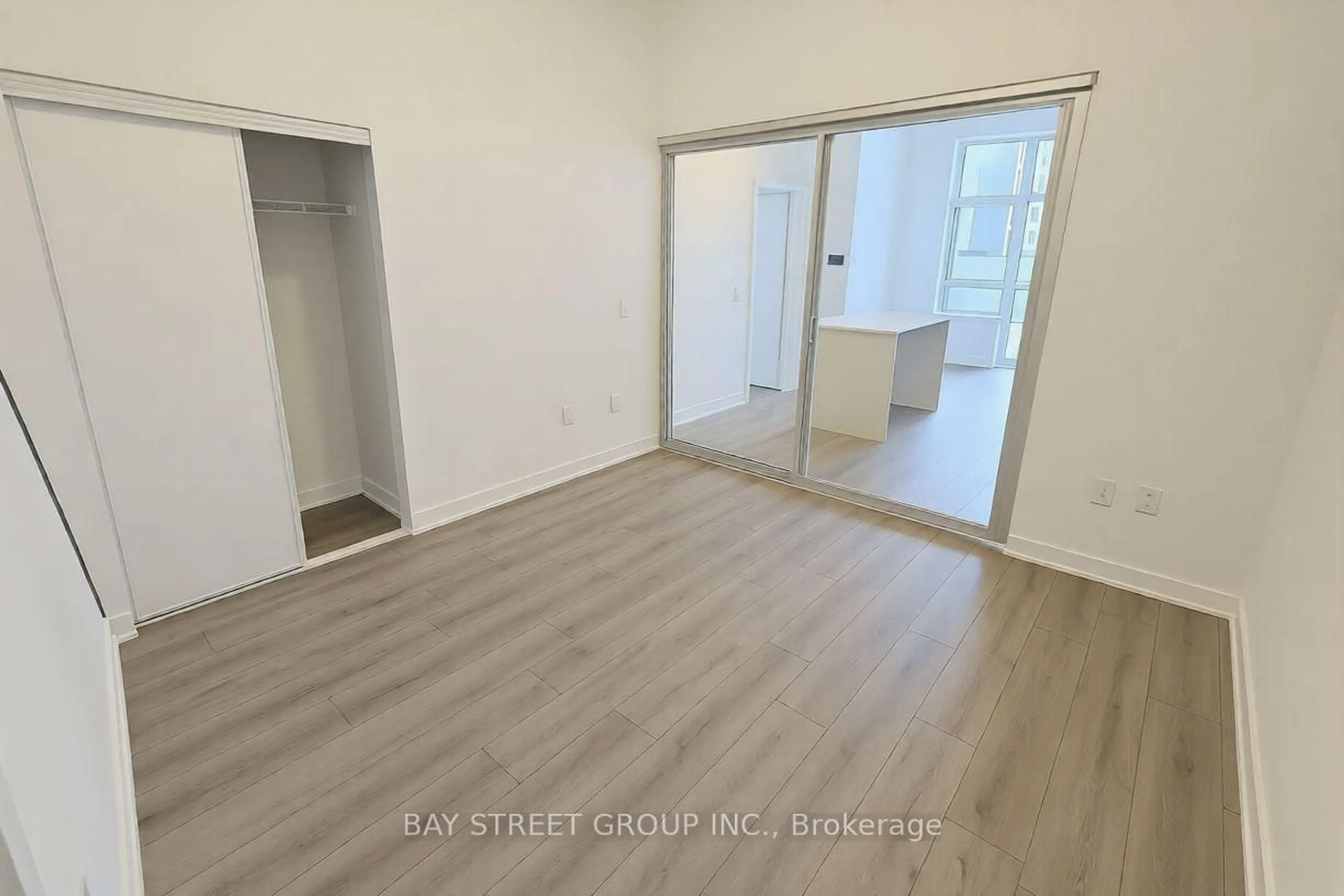 A pic of a room for 395 Dundas St #130, Oakville Ontario L6M 5R8