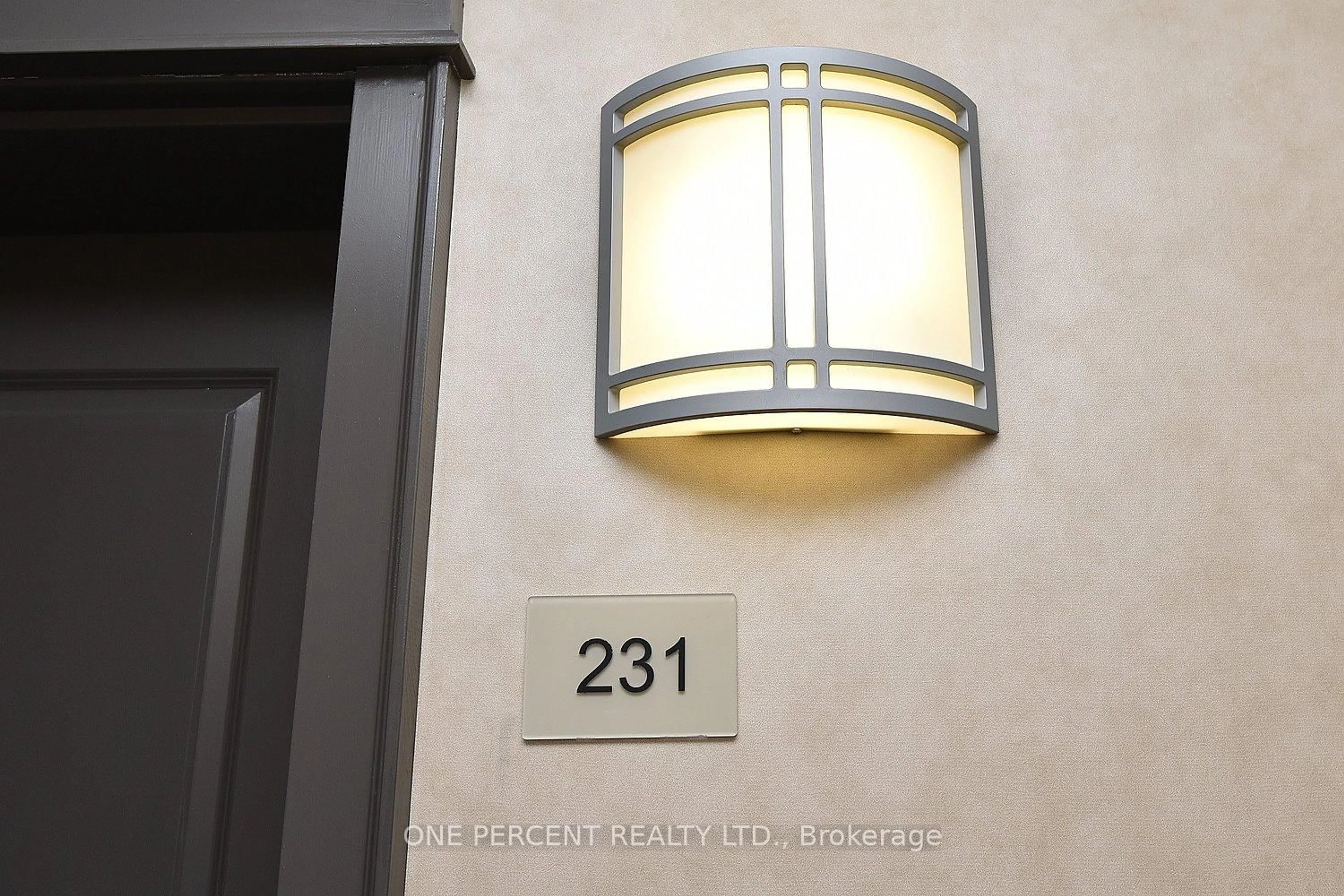 Indoor foyer for 5317 Upper Middle Rd #231, Burlington Ontario L7L 0G8