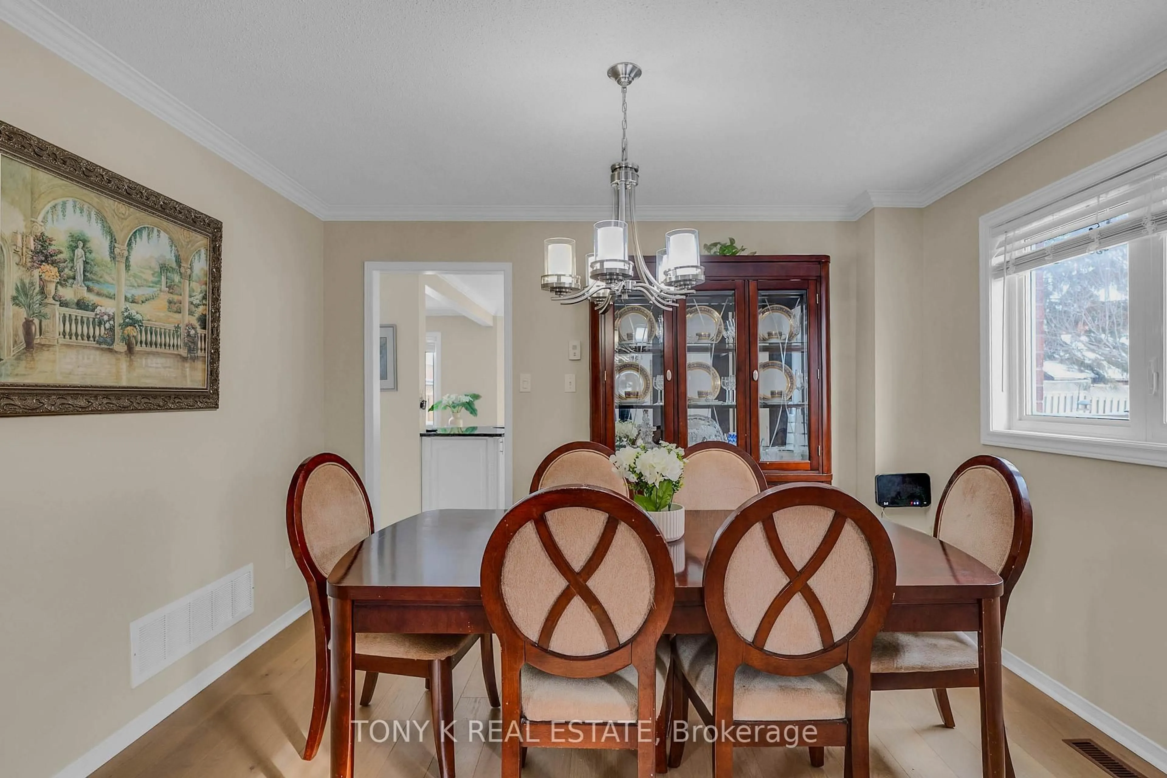 Dining room, unknown for 10 Hepburn Cres, Halton Hills Ontario L7G 5P9
