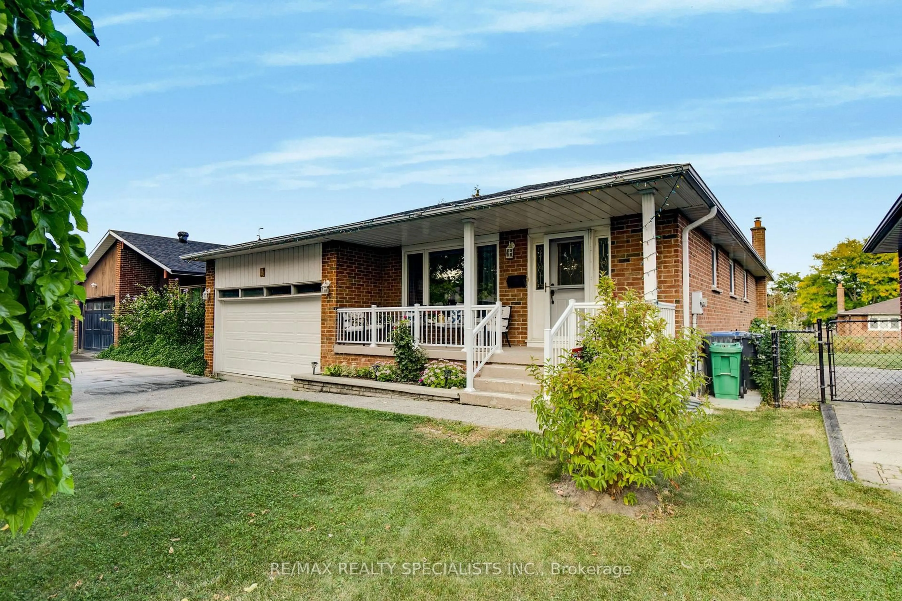 Home with brick exterior material, street for 8 Malcolm Cres, Brampton Ontario L6S 3C8