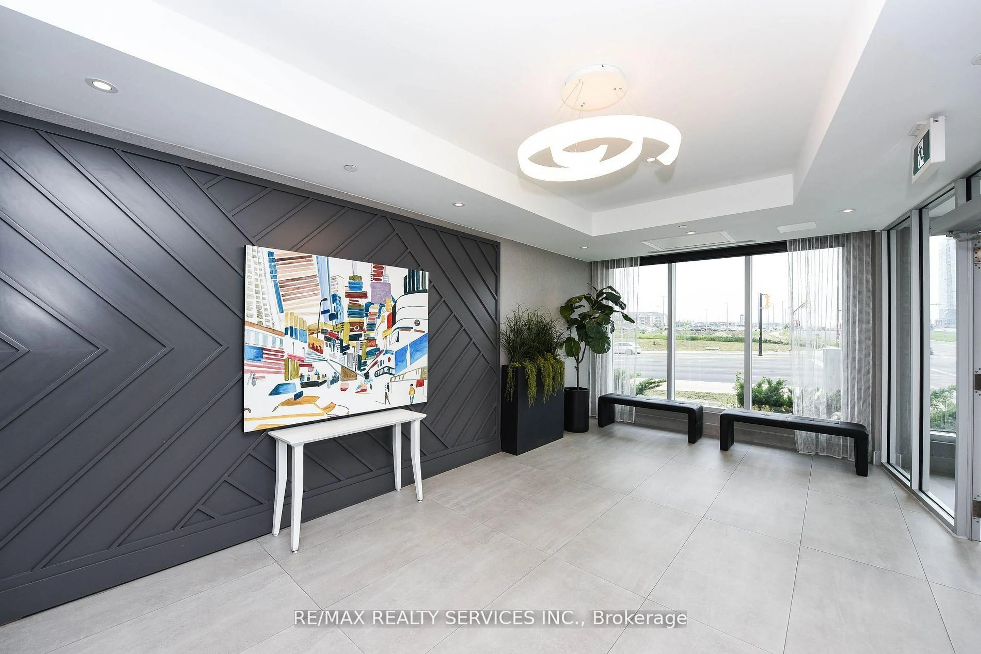 Indoor foyer for 200 Lagerfeld Dr #103, Brampton Ontario L7A 5G5
