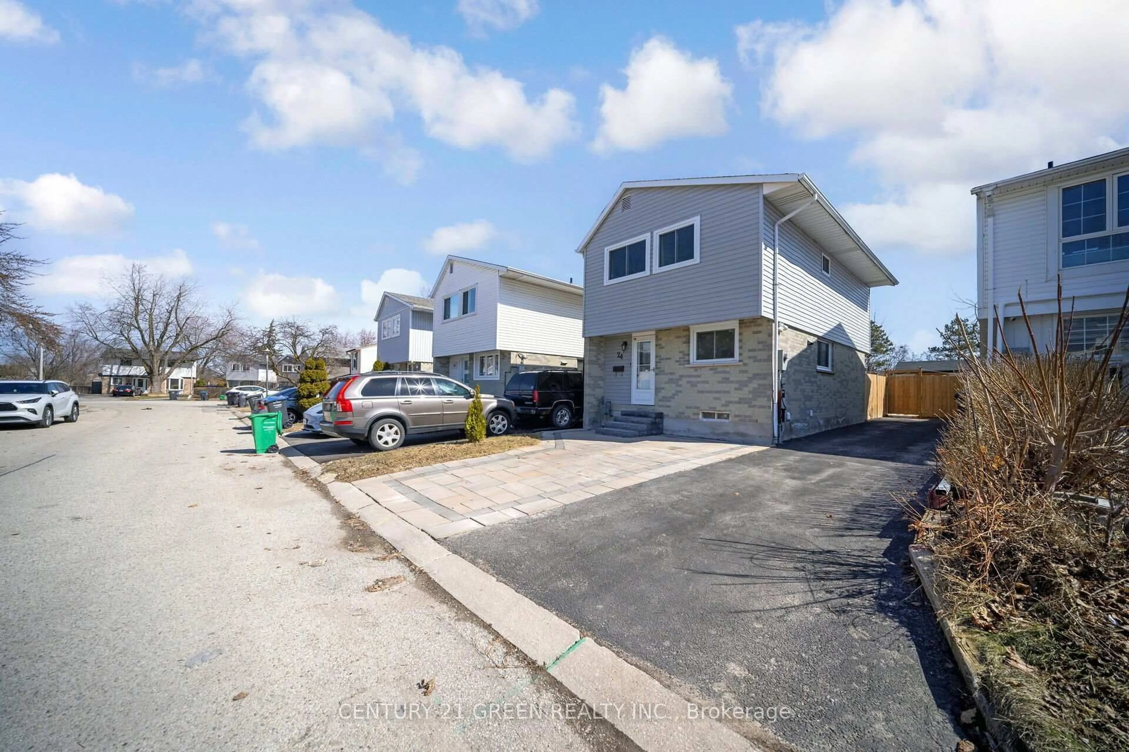 A pic from outside/outdoor area/front of a property/back of a property/a pic from drone, street for 24 Jackman Dr, Brampton Ontario L6S 2L7