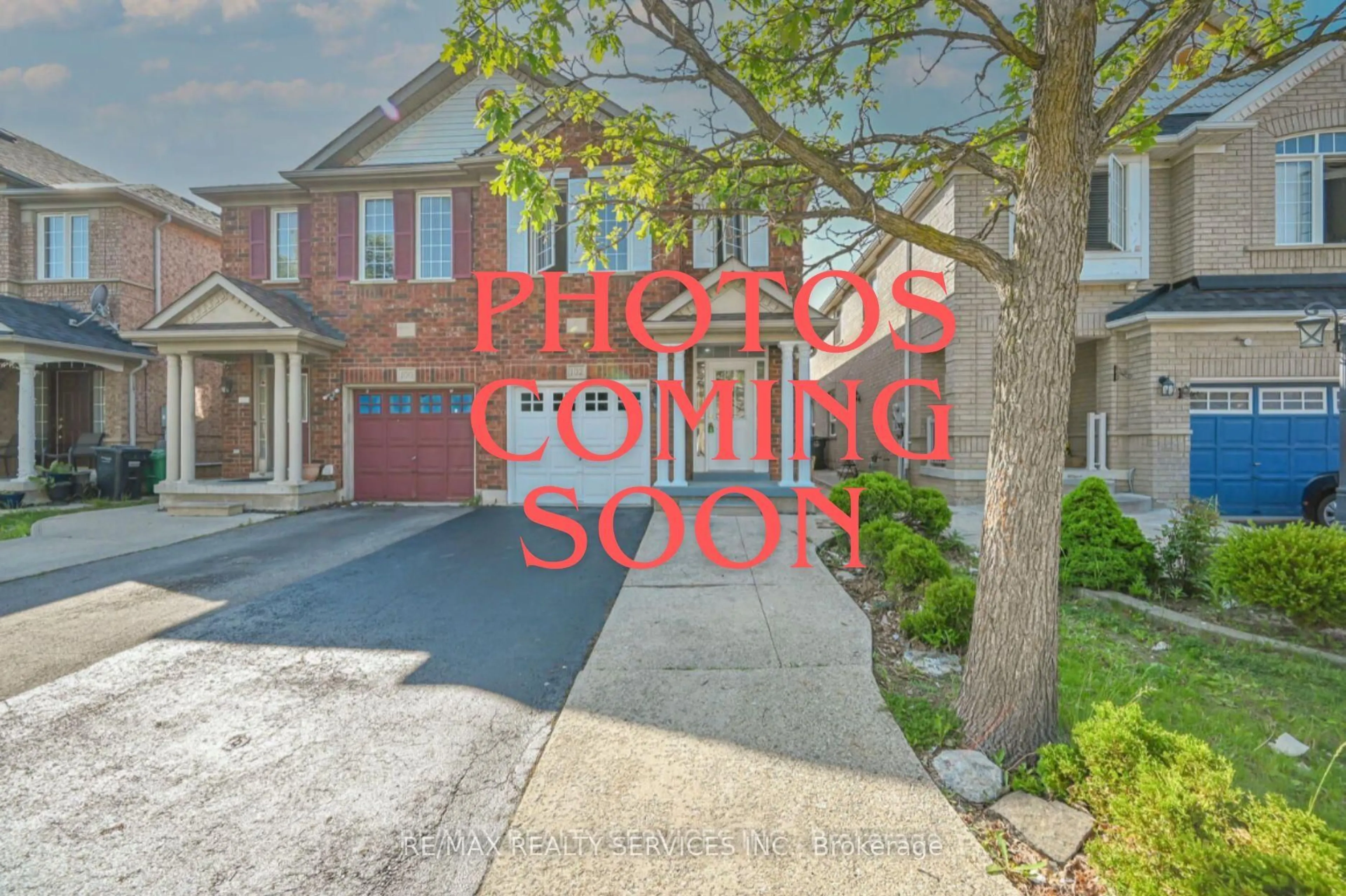 A pic from outside/outdoor area/front of a property/back of a property/a pic from drone, street for 102 Sand Cherry Cres, Brampton Ontario L6R 3B2
