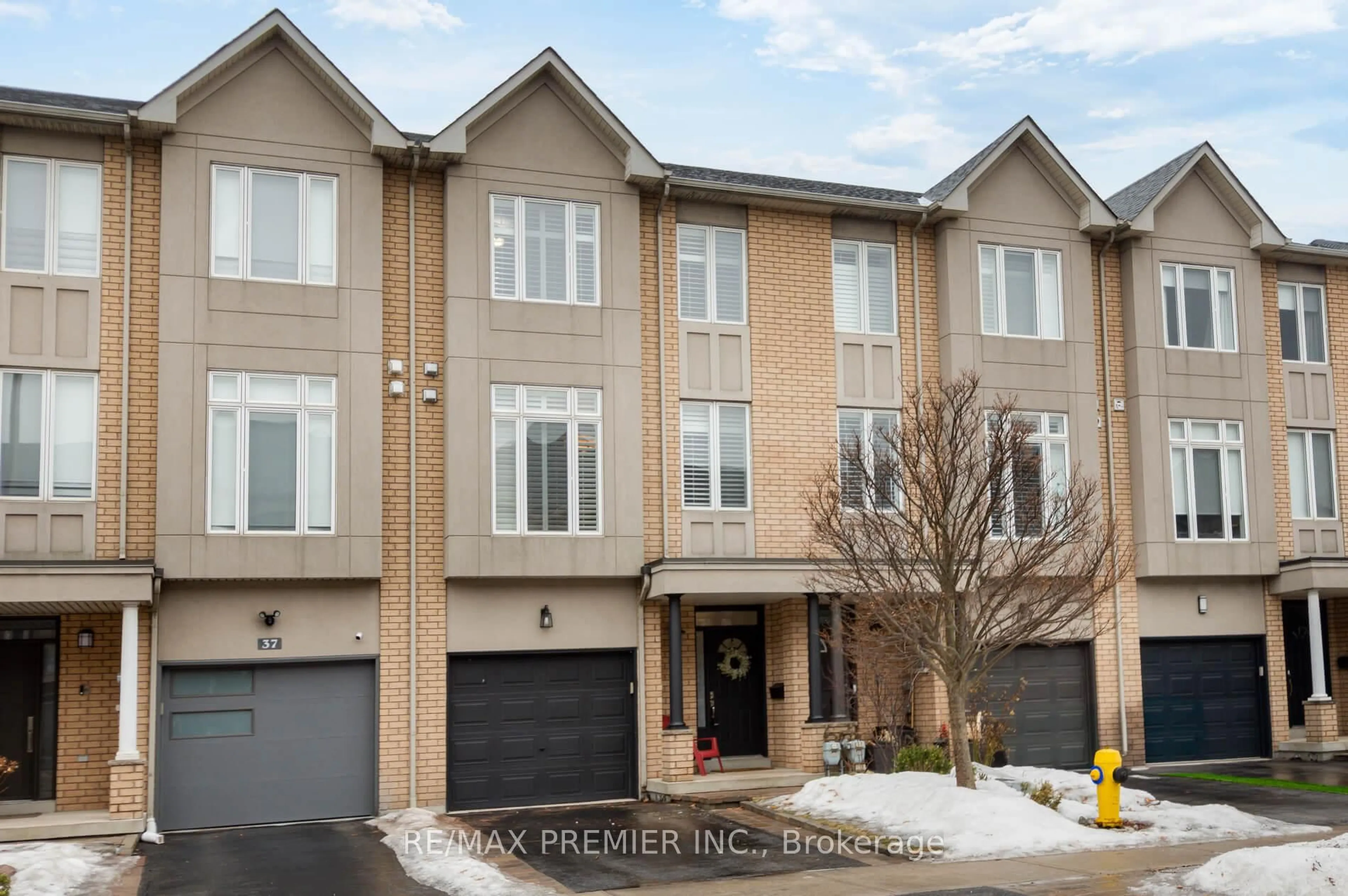 Unknown for 39 Market Garden Mews, Toronto Ontario M8Z 0A6