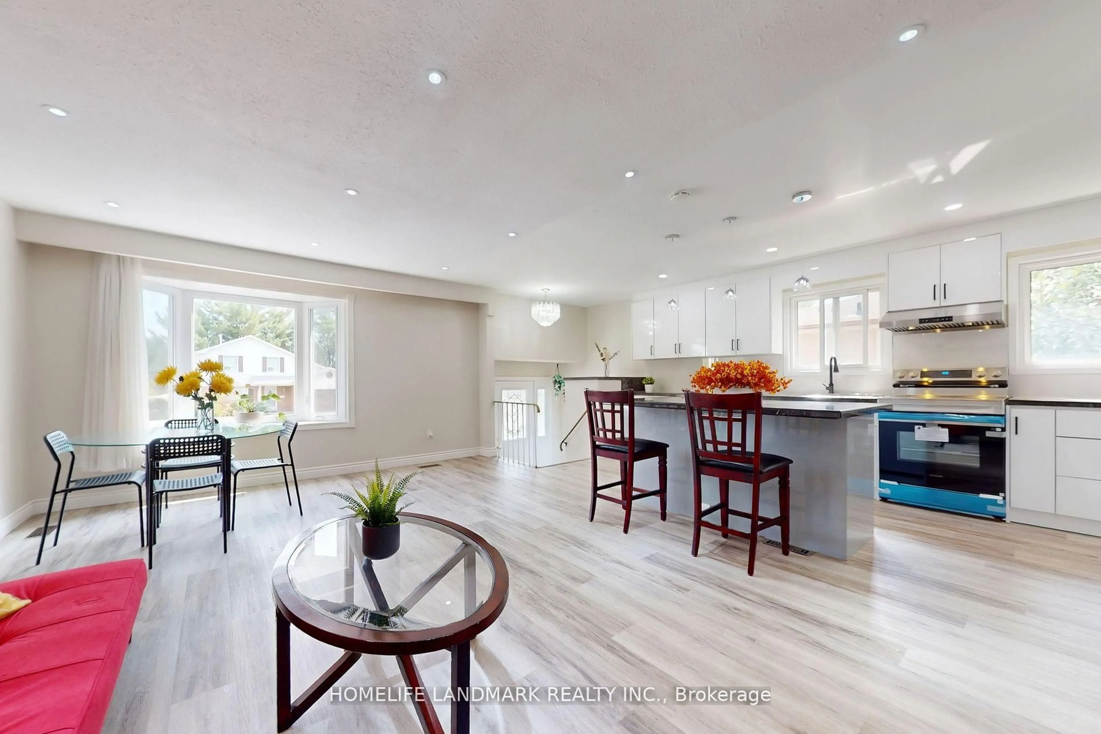 Open concept kitchen, unknown for 2203 Council Ring Rd, Mississauga Ontario L5L 1B6