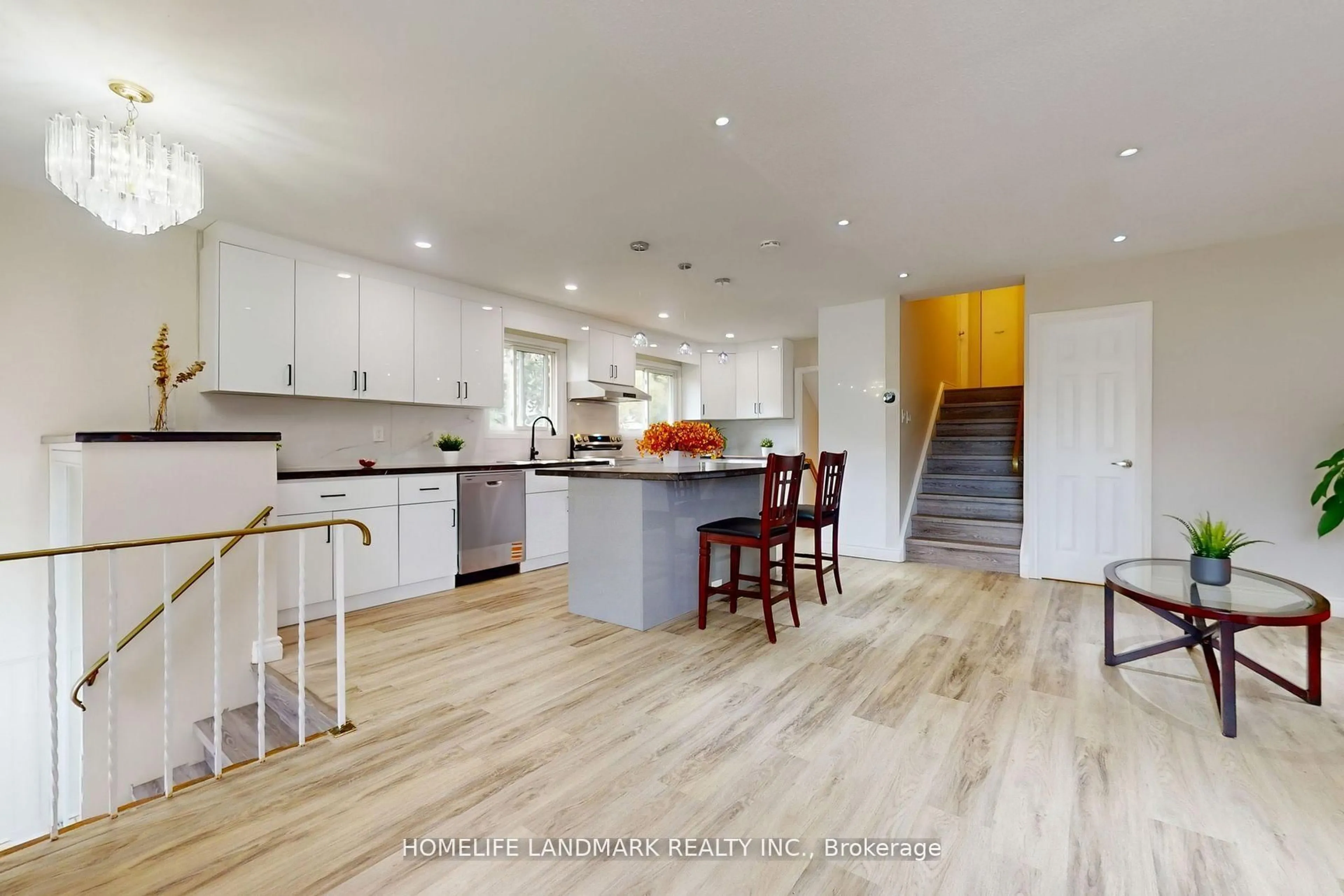 Open concept kitchen, wood/laminate floor for 2203 Council Ring Rd, Mississauga Ontario L5L 1B6