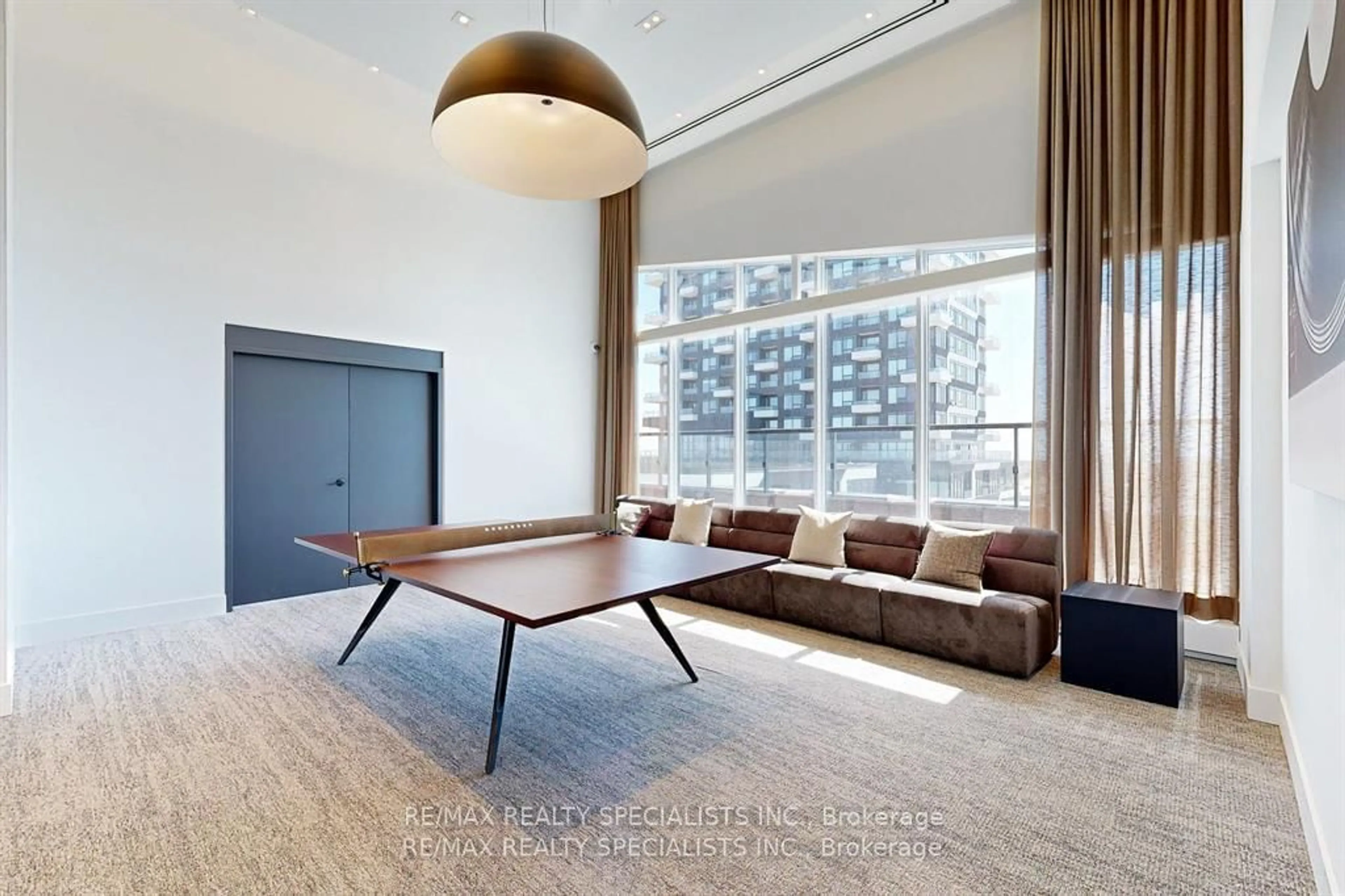 Living room with furniture, unknown for 2489 Taunton Rd #1417, Oakville Ontario L6H 3R9