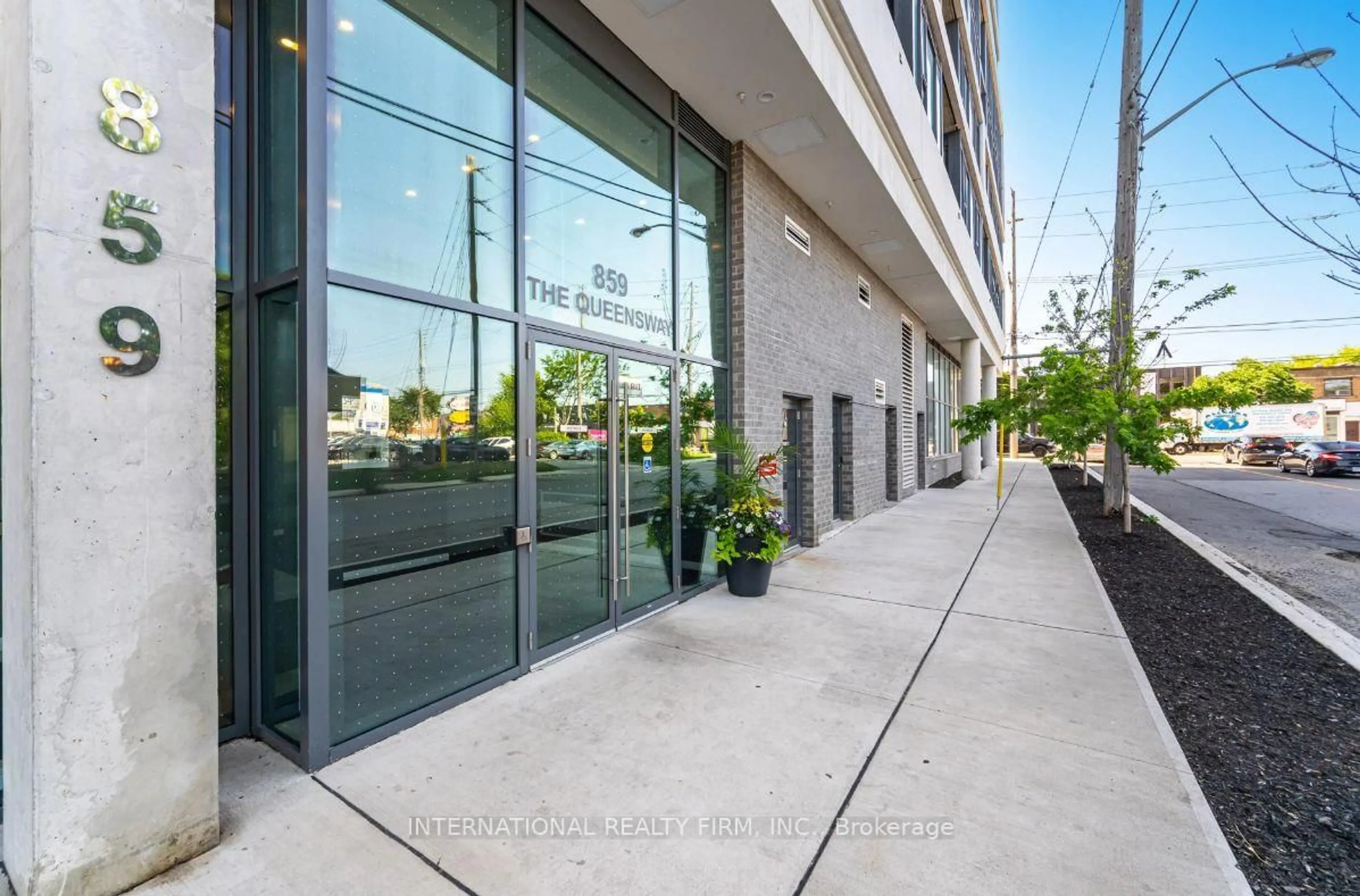 Indoor foyer for 859 The Queensway #710, Toronto Ontario M8Z 1N8