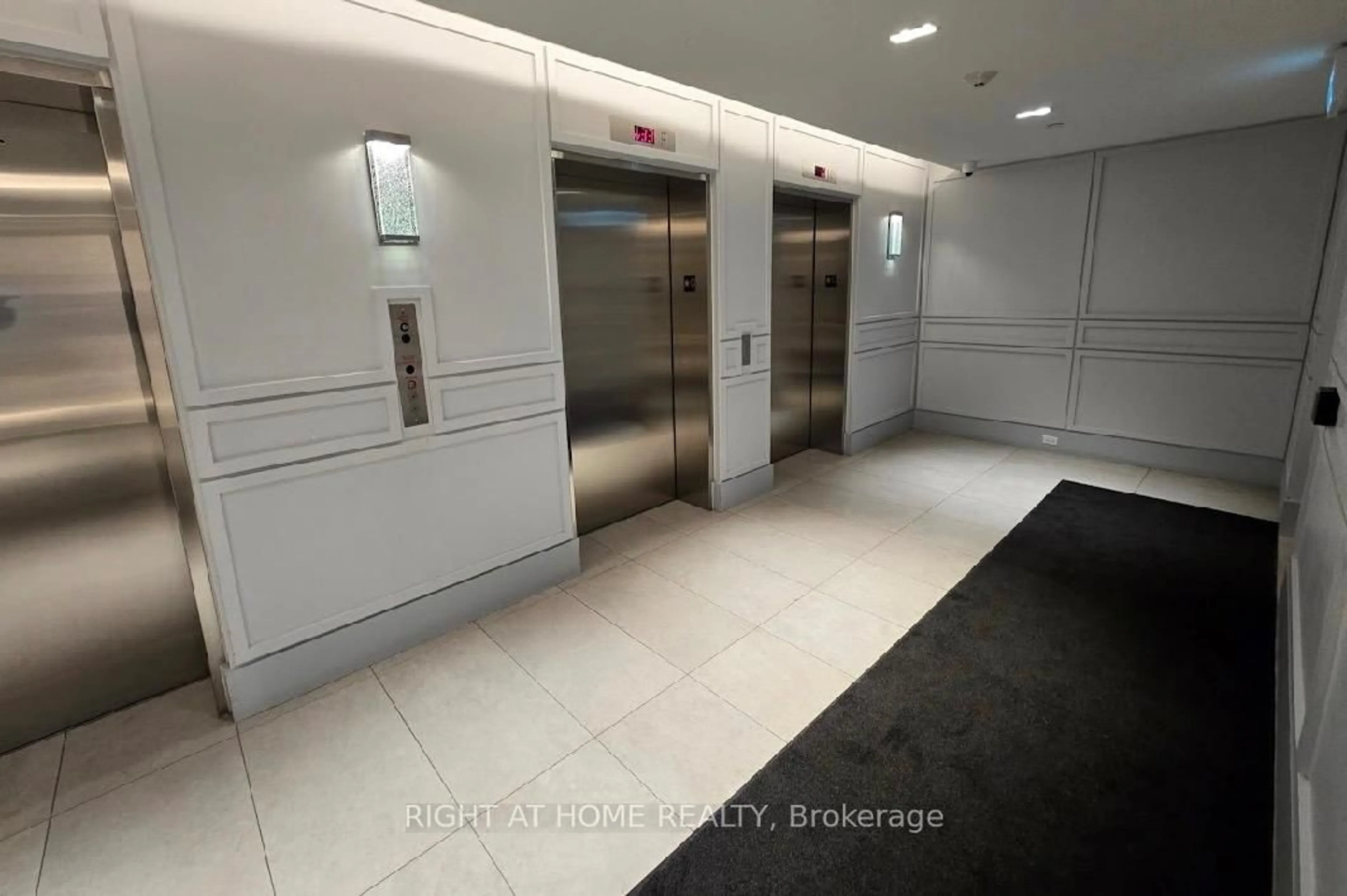 Indoor foyer for 30 Gibbs Rd #2909, Toronto Ontario M9B 0E4