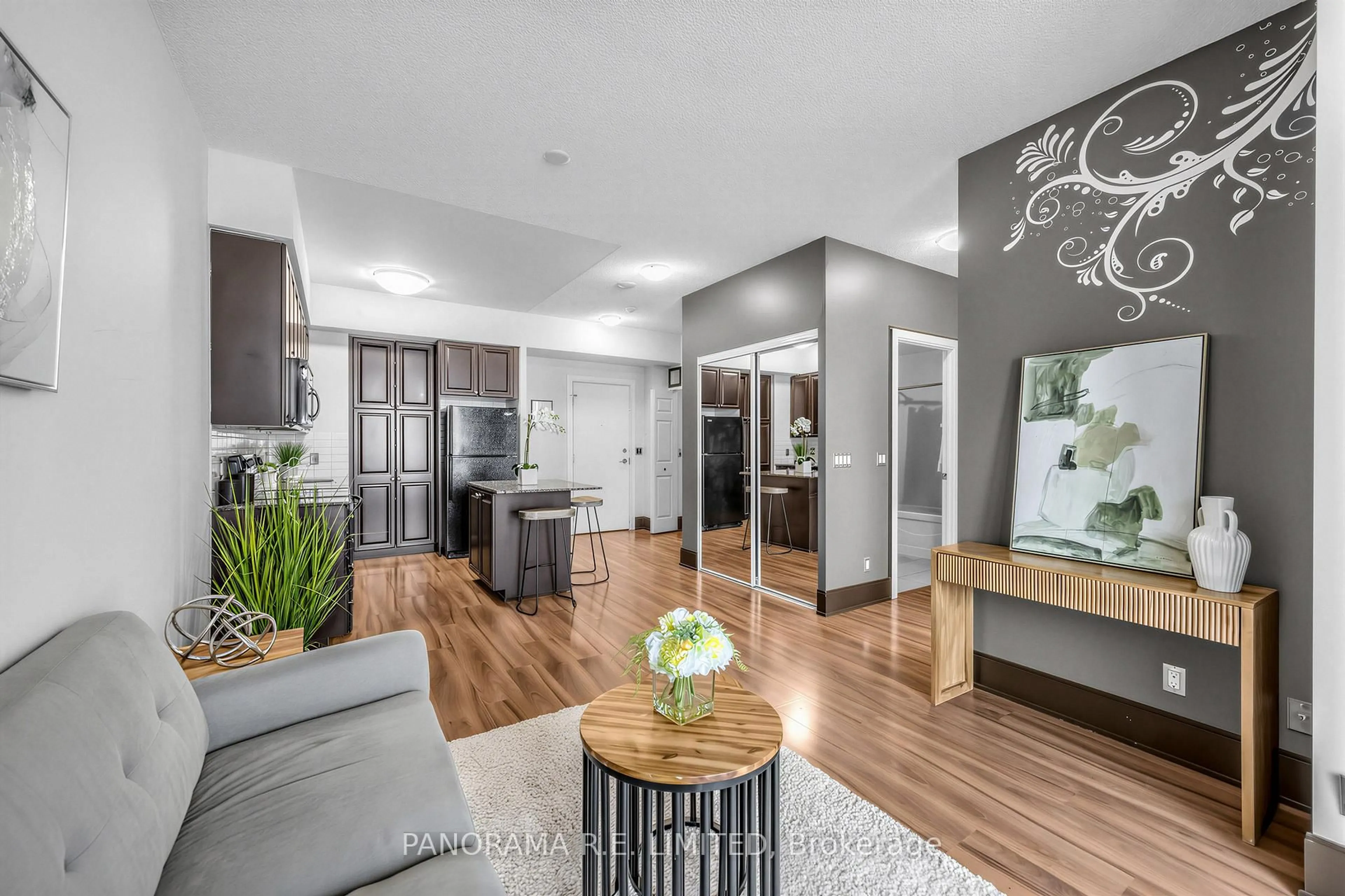Open concept kitchen, unknown for 330 Burnhamthorpe Rd #3005, Mississauga Ontario L5B 0E1