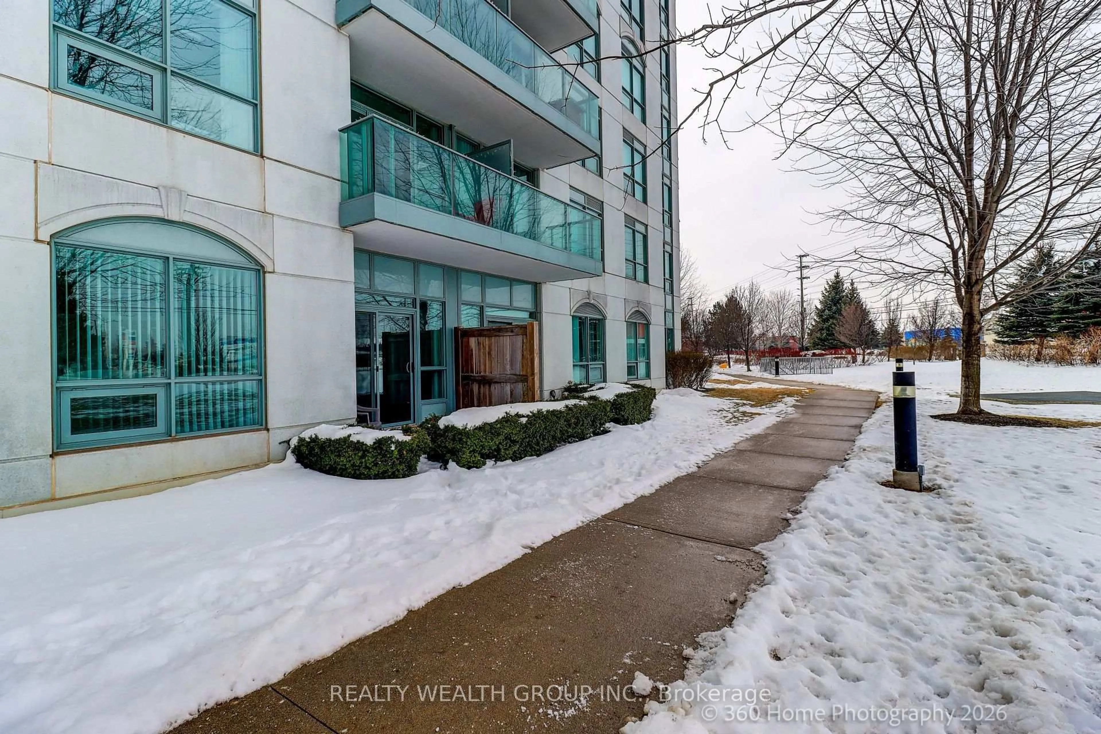 Indoor foyer for 4900 Glen Erin Dr #111, Mississauga Ontario L5M 7S2
