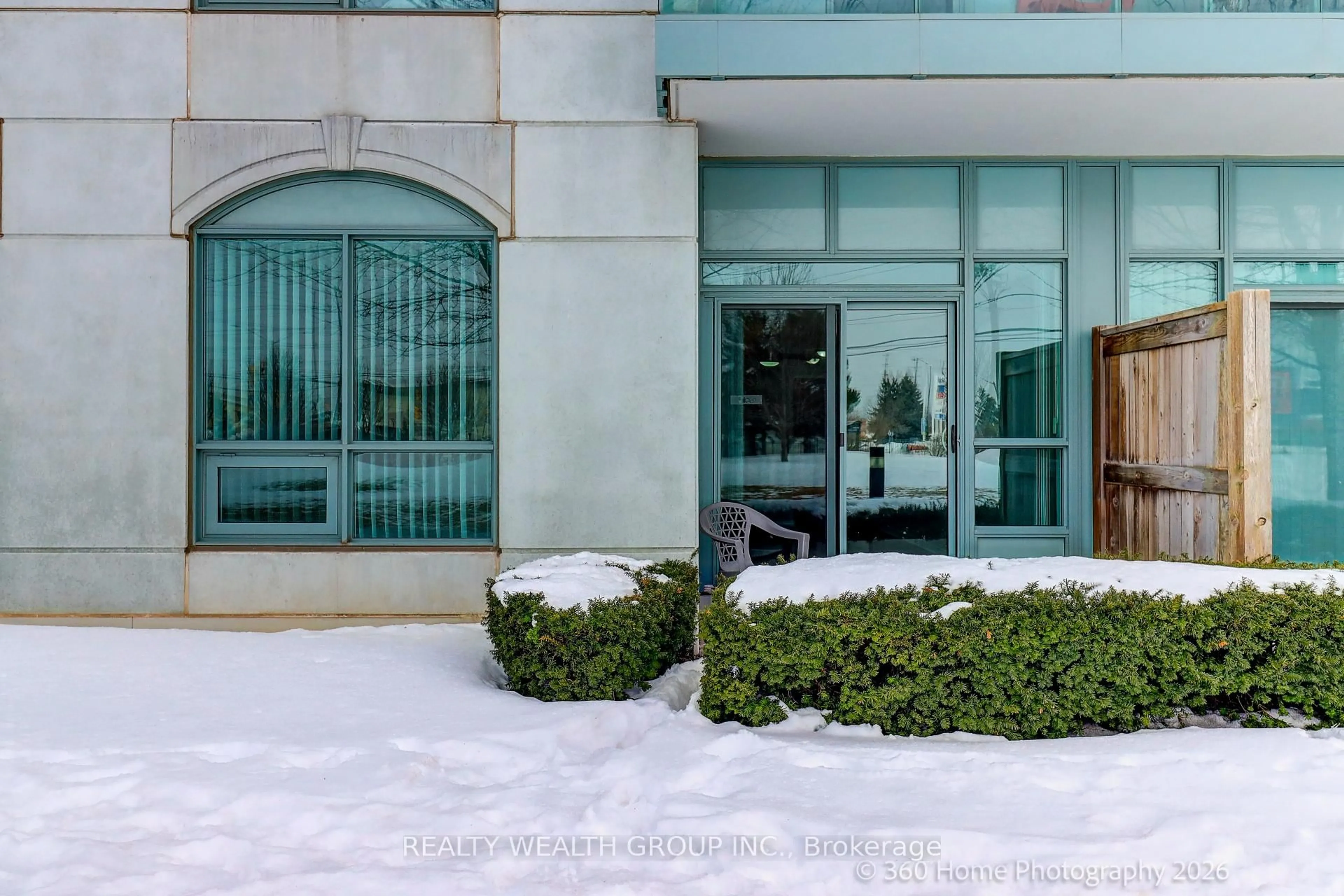 Indoor foyer for 4900 Glen Erin Dr #111, Mississauga Ontario L5M 7S2