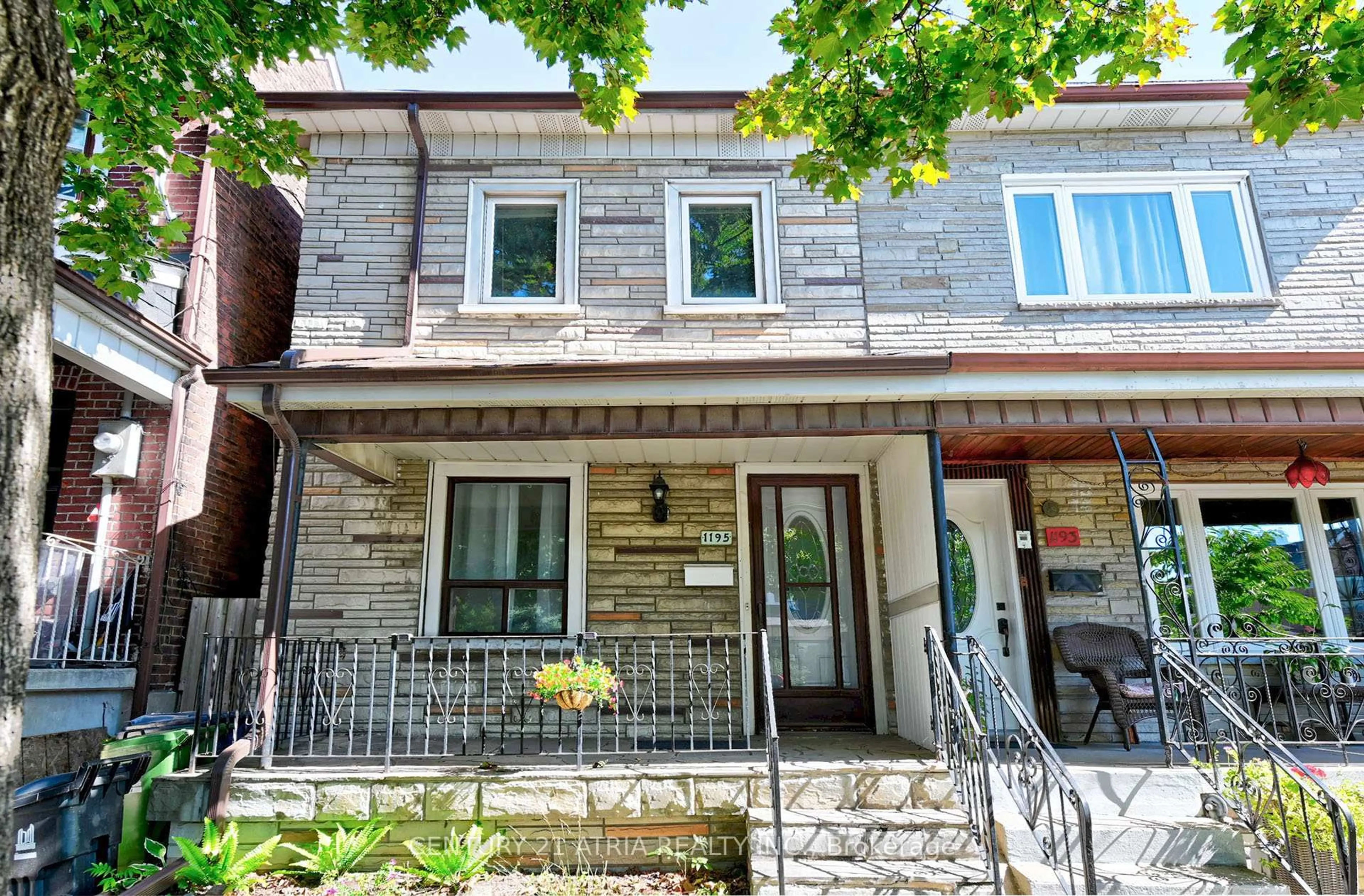 Home with brick exterior material, street for 1195 Dovercourt Rd, Toronto Ontario M6H 2Y1